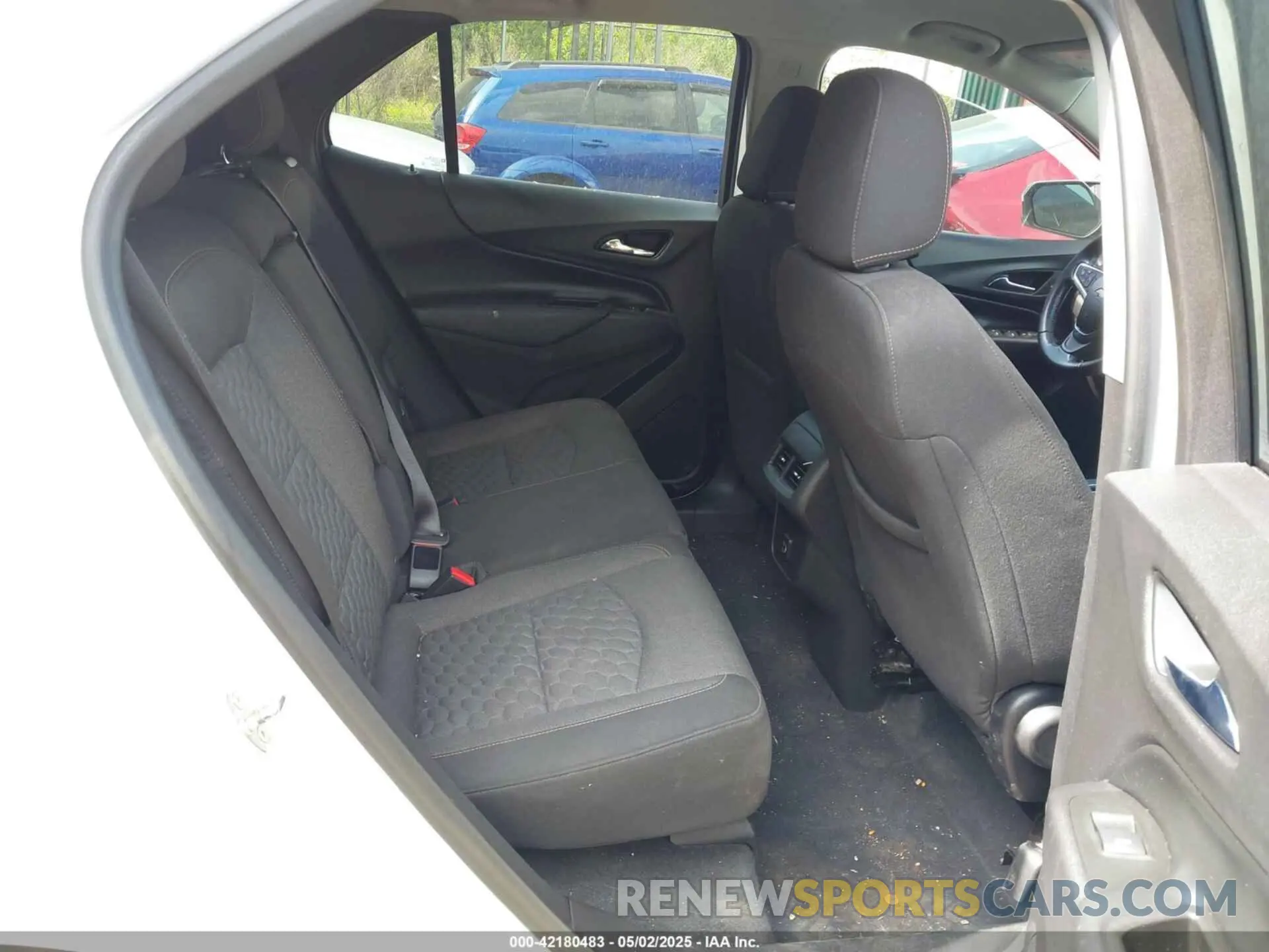 8 Photograph of a damaged car 3GNAXKEV6KS557207 CHEVROLET EQUINOX 2019