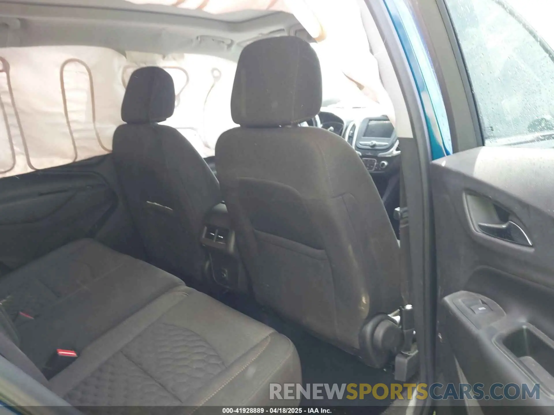 8 Photograph of a damaged car 3GNAXKEV7KL362369 CHEVROLET EQUINOX 2019