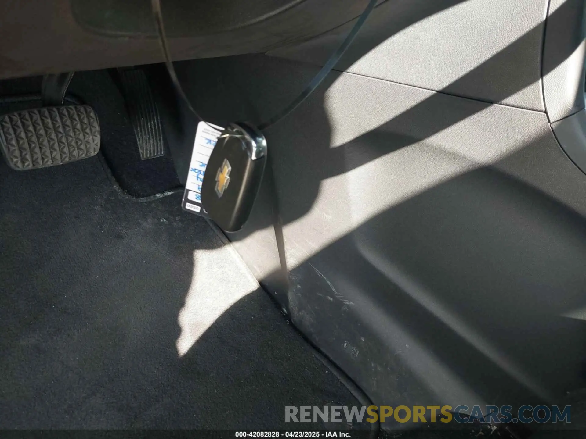 11 Photograph of a damaged car 3GNAXKEV7KL370021 CHEVROLET EQUINOX 2019