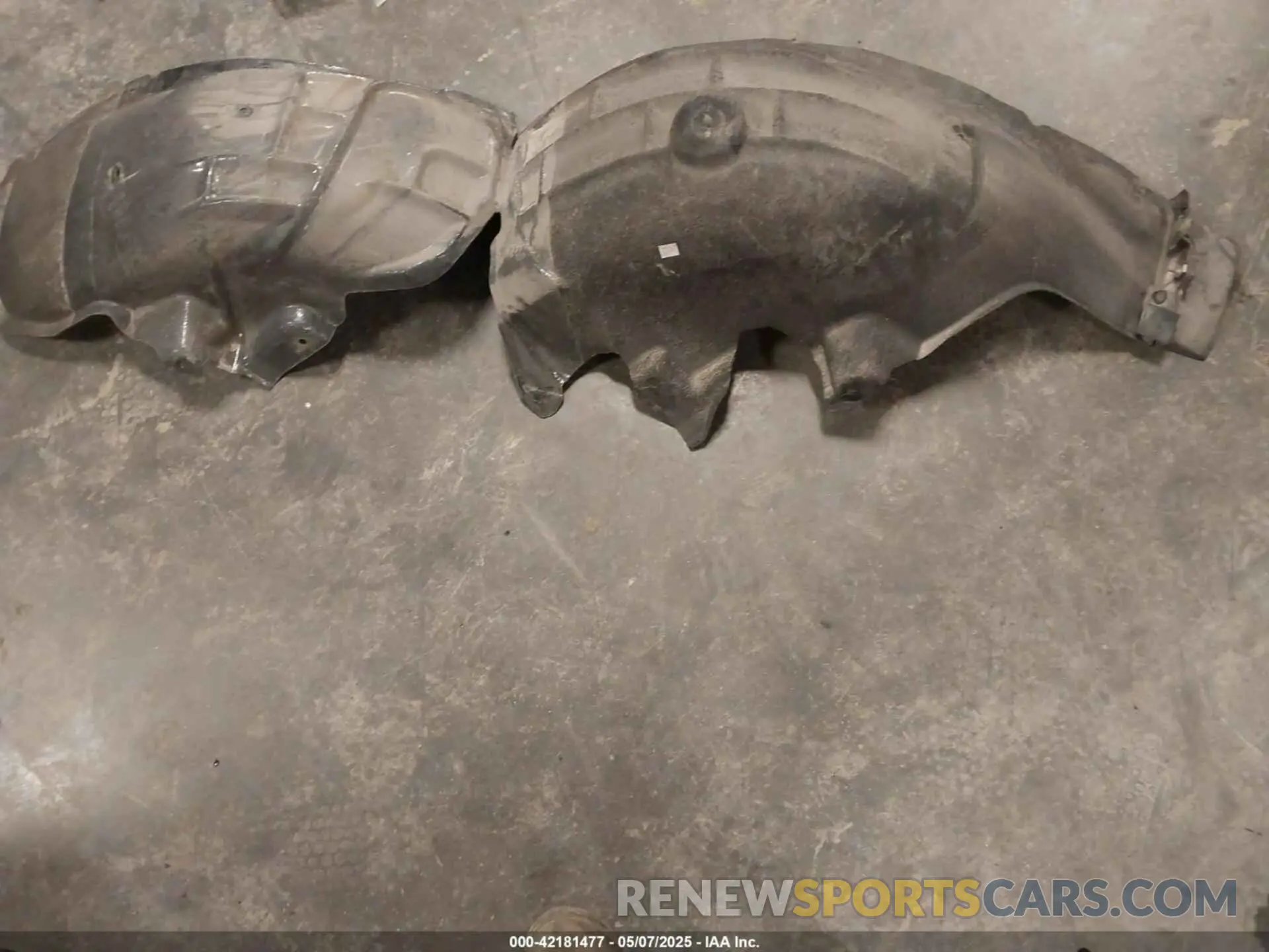 12 Photograph of a damaged car 3GNAXKEV7KS512468 CHEVROLET EQUINOX 2019