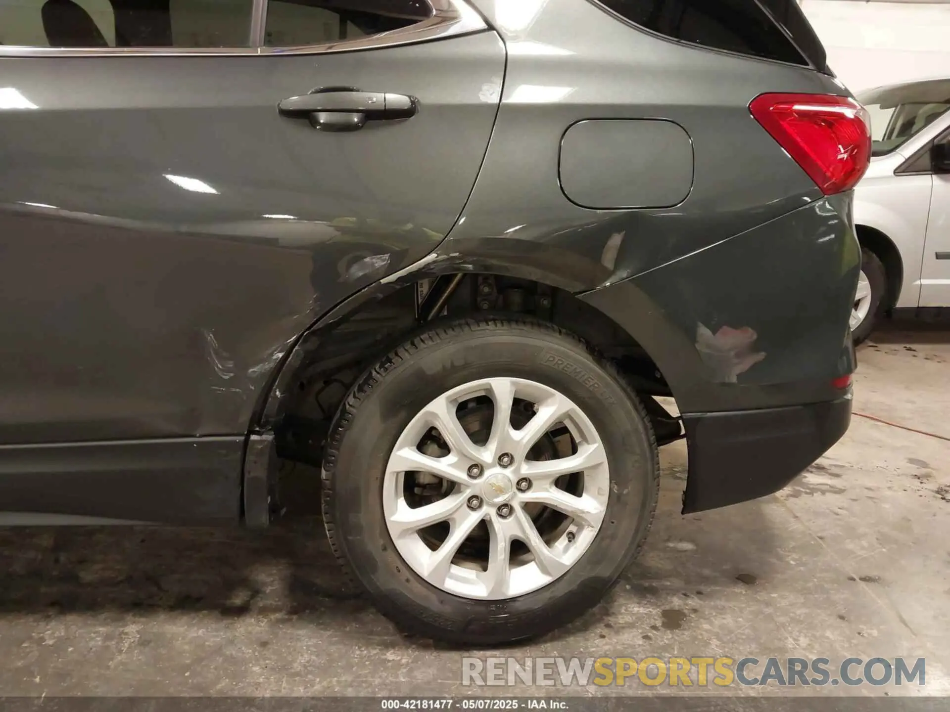 6 Photograph of a damaged car 3GNAXKEV7KS512468 CHEVROLET EQUINOX 2019