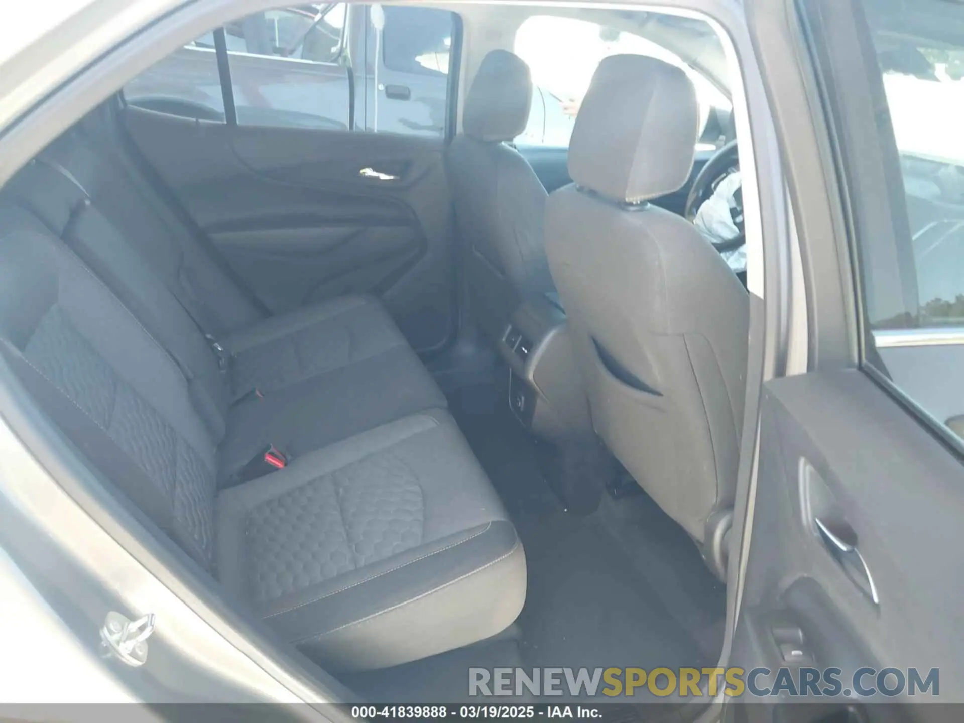 8 Photograph of a damaged car 3GNAXKEV7KS516553 CHEVROLET EQUINOX 2019