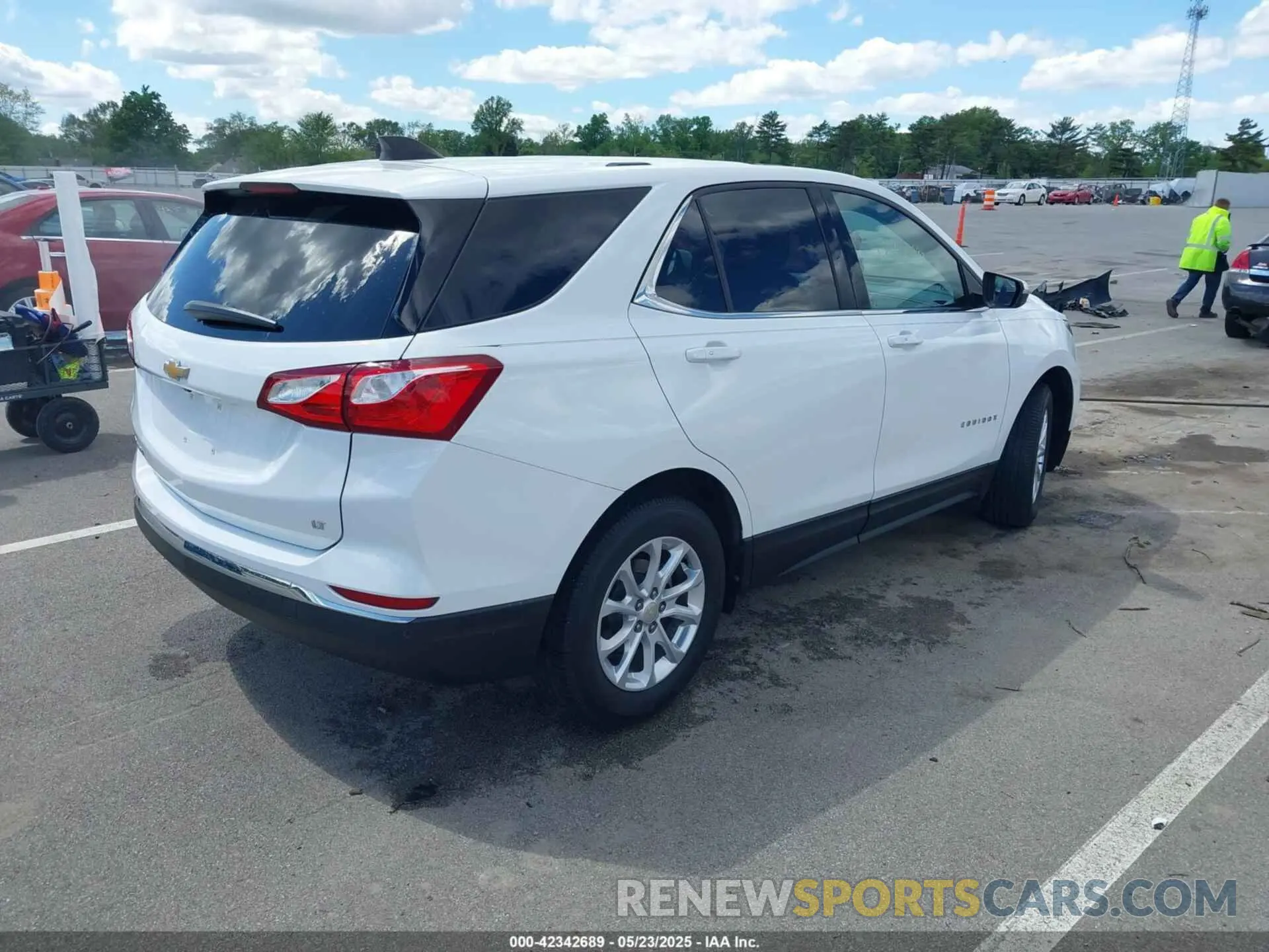 4 Photograph of a damaged car 3GNAXKEV7KS677341 CHEVROLET EQUINOX 2019