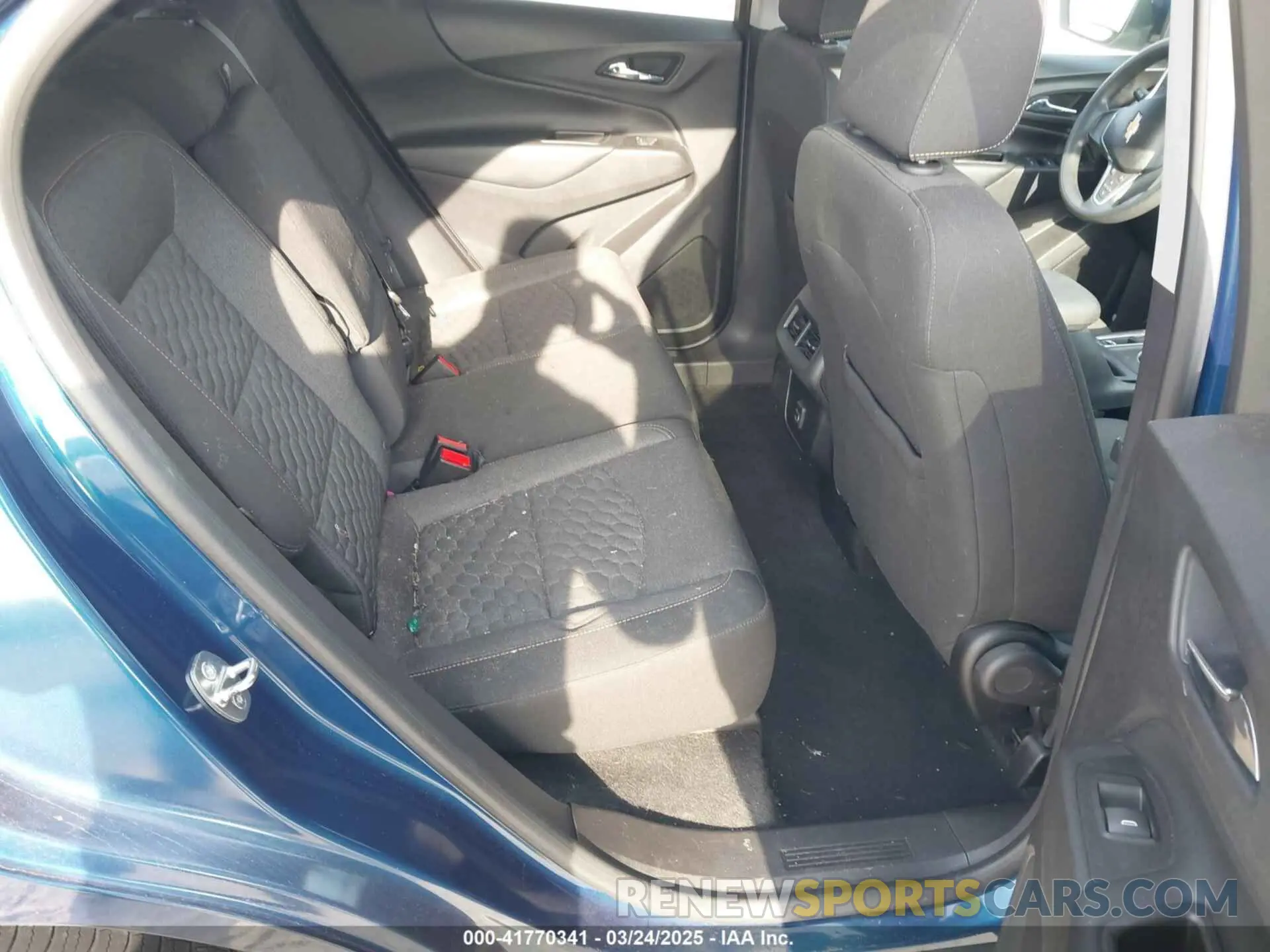 8 Photograph of a damaged car 3GNAXKEV8KL208088 CHEVROLET EQUINOX 2019