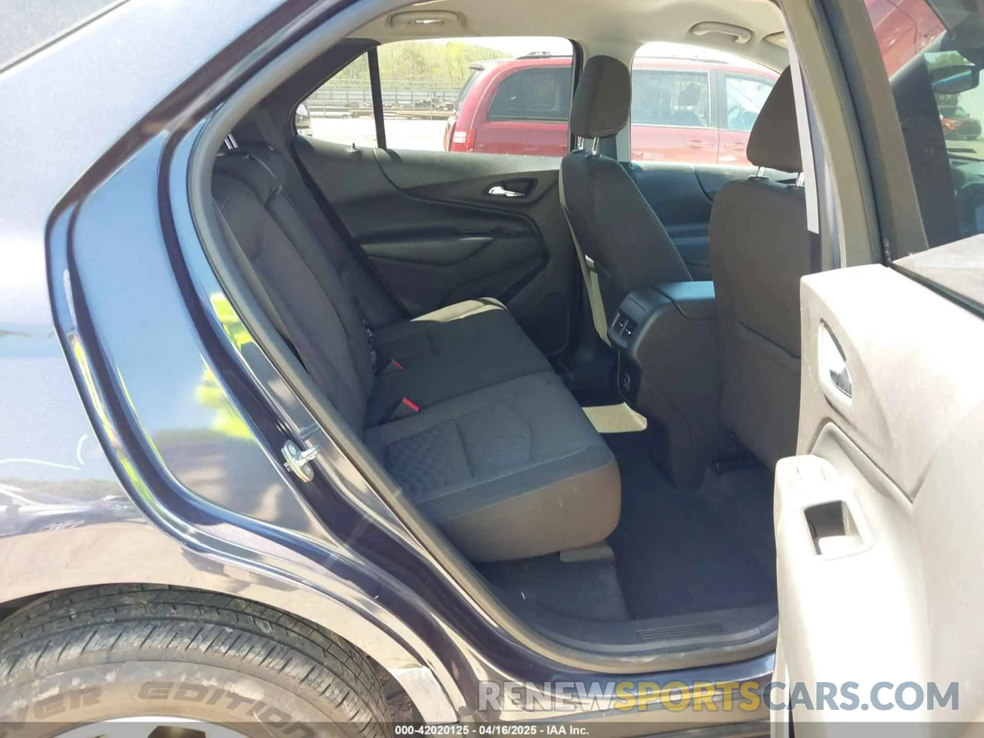 8 Photograph of a damaged car 3GNAXKEV8KL292722 CHEVROLET EQUINOX 2019
