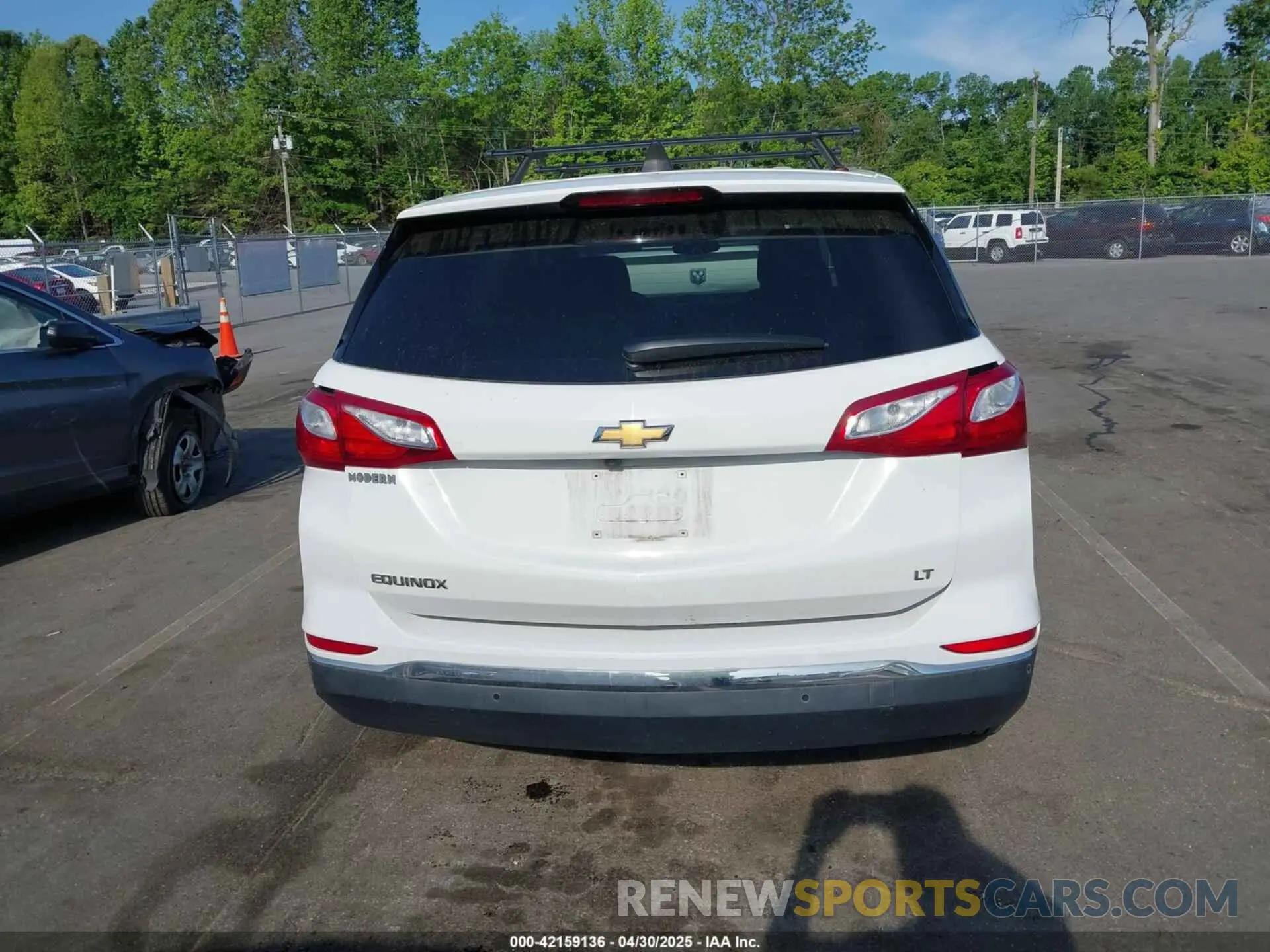 16 Photograph of a damaged car 3GNAXKEV8KS599992 CHEVROLET EQUINOX 2019