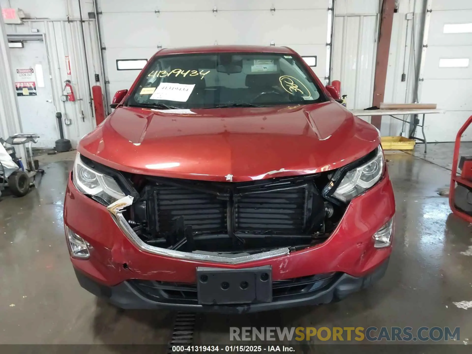 11 Photograph of a damaged car 3GNAXKEV8KS668387 CHEVROLET EQUINOX 2019