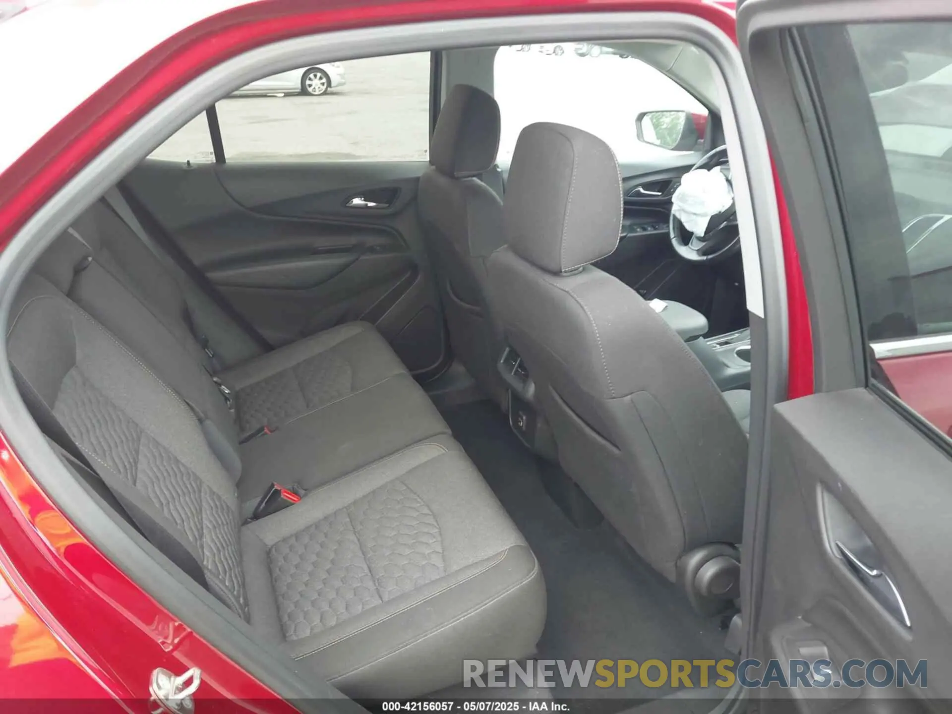 8 Photograph of a damaged car 3GNAXKEV8KS674187 CHEVROLET EQUINOX 2019