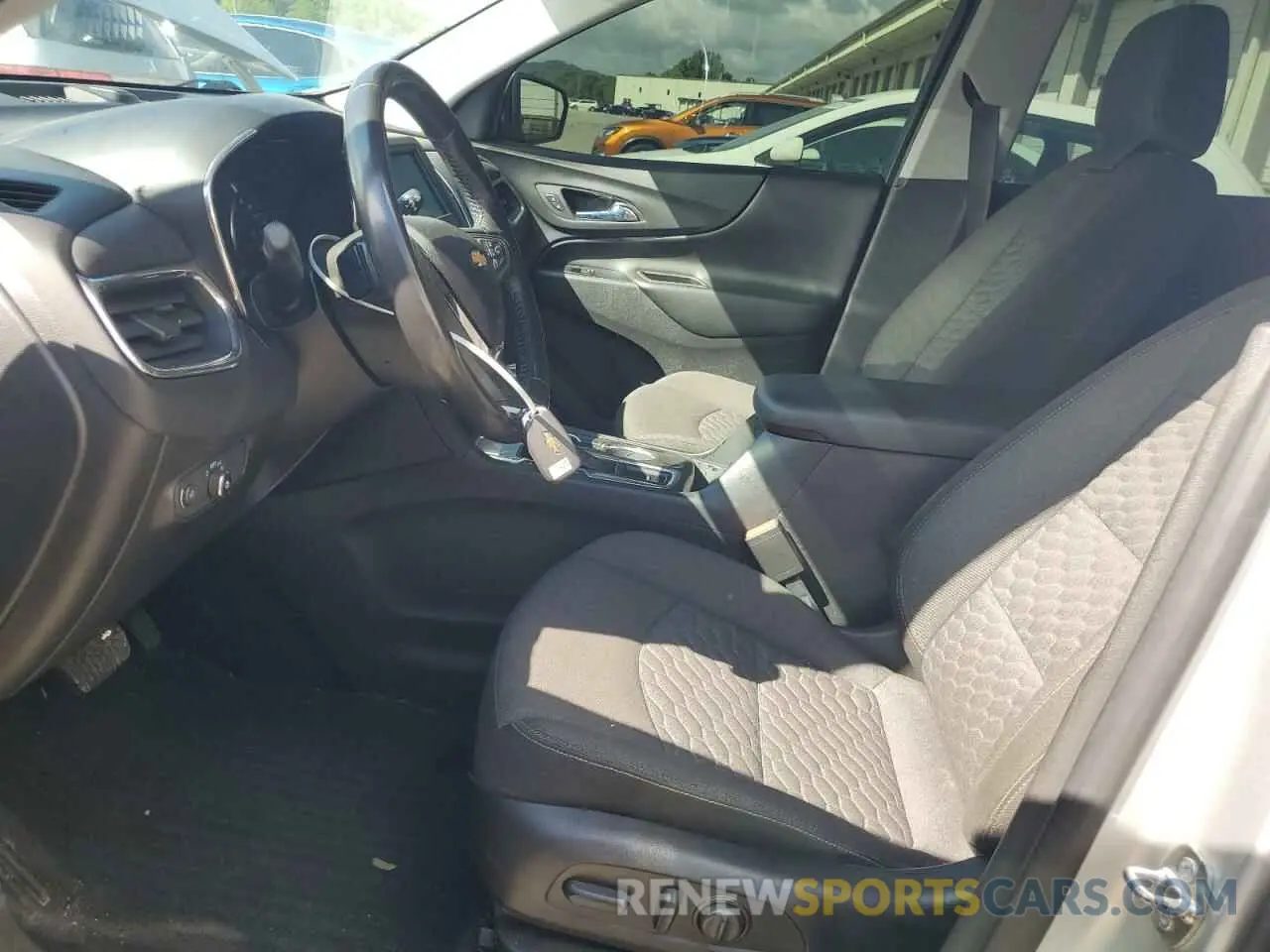 7 Photograph of a damaged car 3GNAXKEV9KL127083 CHEVROLET EQUINOX 2019