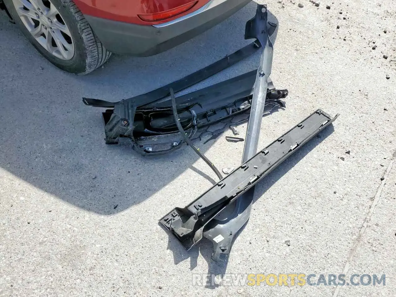 13 Photograph of a damaged car 3GNAXKEV9KL201912 CHEVROLET EQUINOX 2019