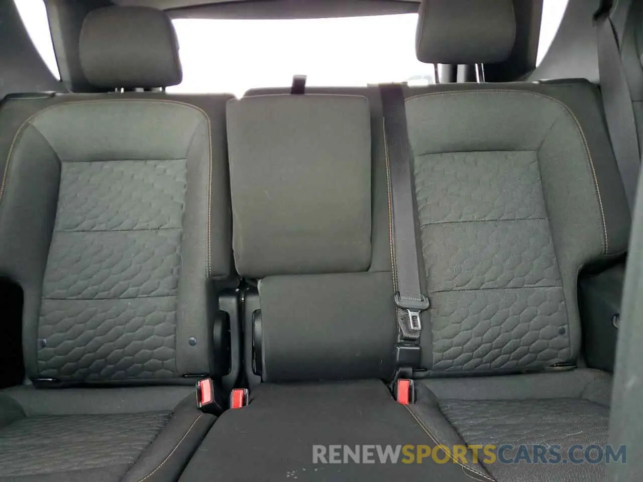 10 Photograph of a damaged car 3GNAXKEV9KL243903 CHEVROLET EQUINOX 2019