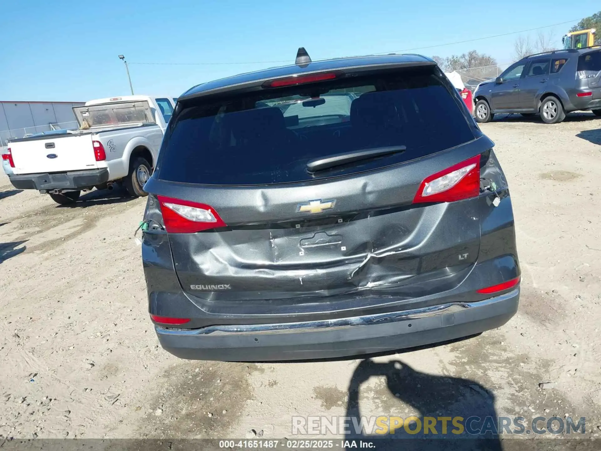 17 Photograph of a damaged car 3GNAXKEV9KL280305 CHEVROLET EQUINOX 2019