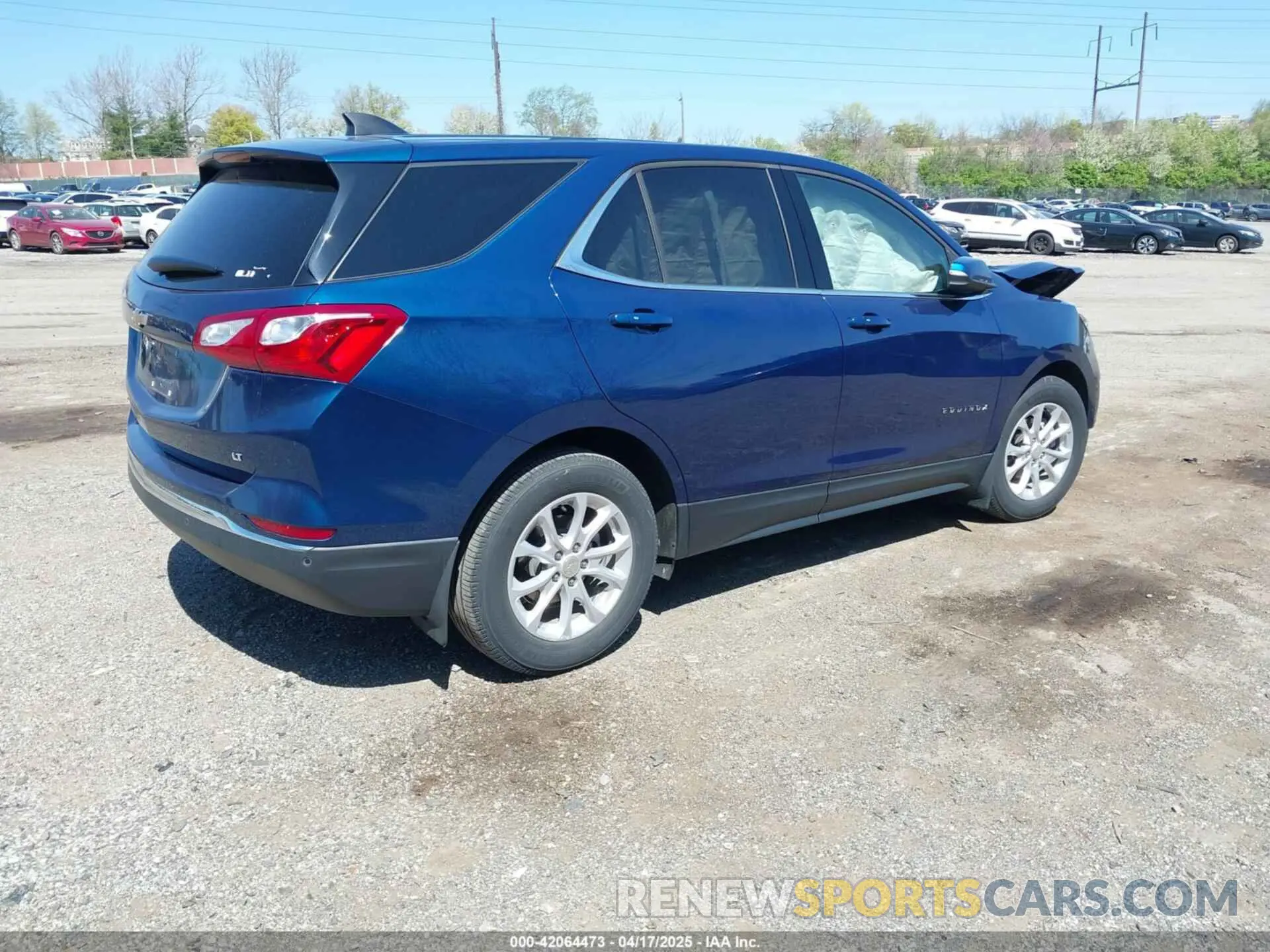 4 Photograph of a damaged car 3GNAXKEV9KL289747 CHEVROLET EQUINOX 2019