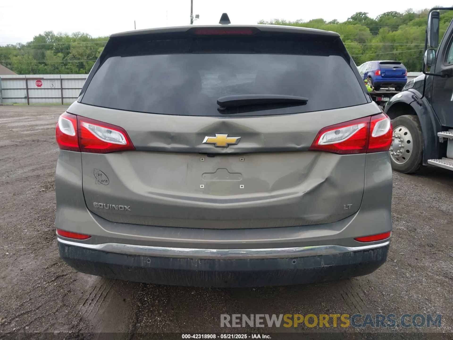 17 Photograph of a damaged car 3GNAXKEV9KS509328 CHEVROLET EQUINOX 2019