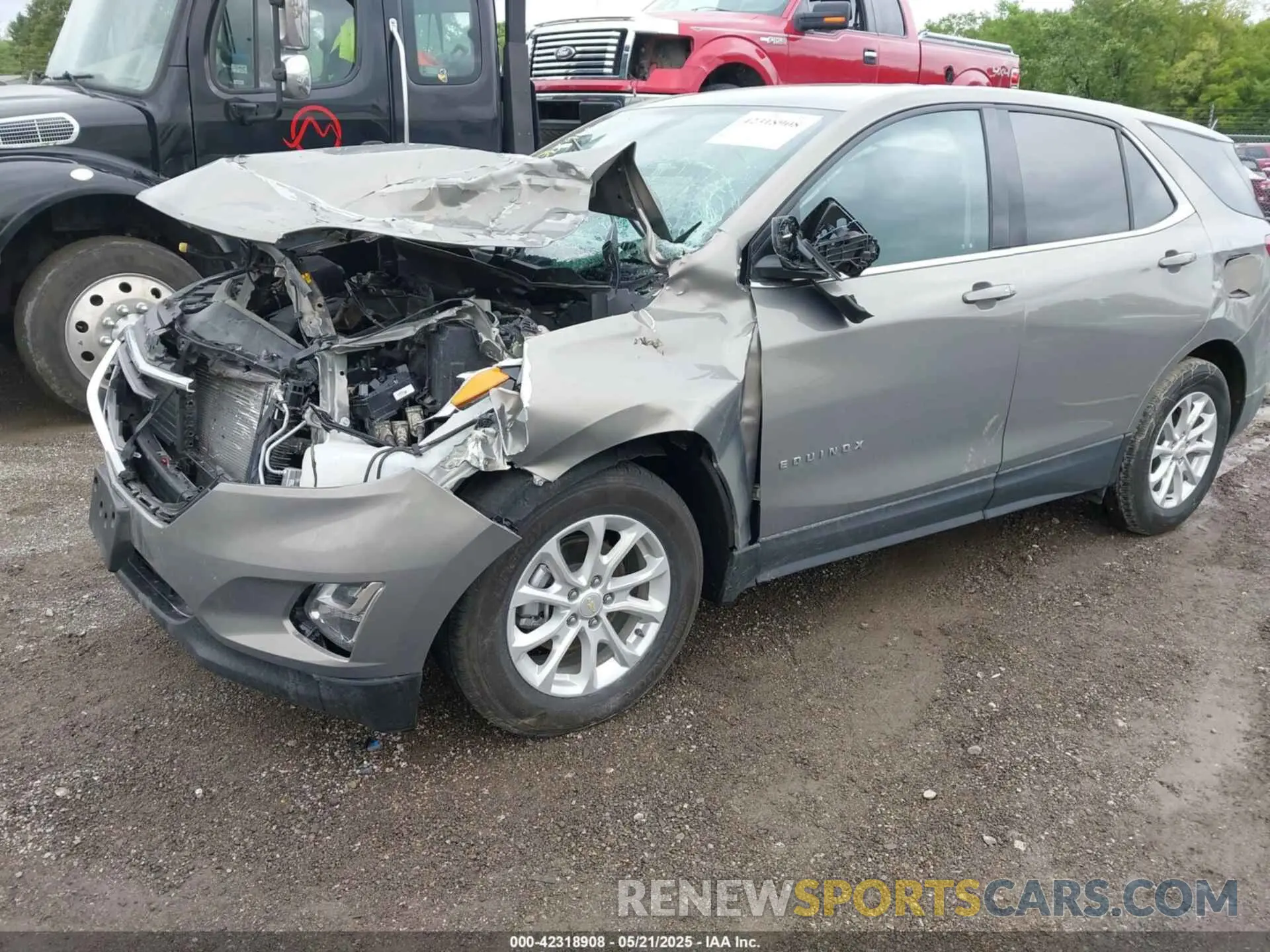 2 Photograph of a damaged car 3GNAXKEV9KS509328 CHEVROLET EQUINOX 2019