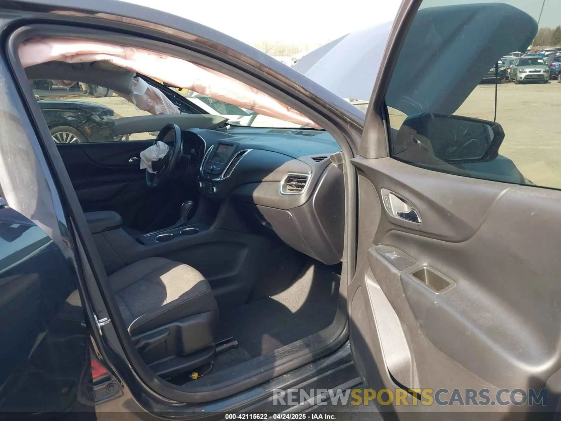 5 Photograph of a damaged car 3GNAXKEV9KS568542 CHEVROLET EQUINOX 2019