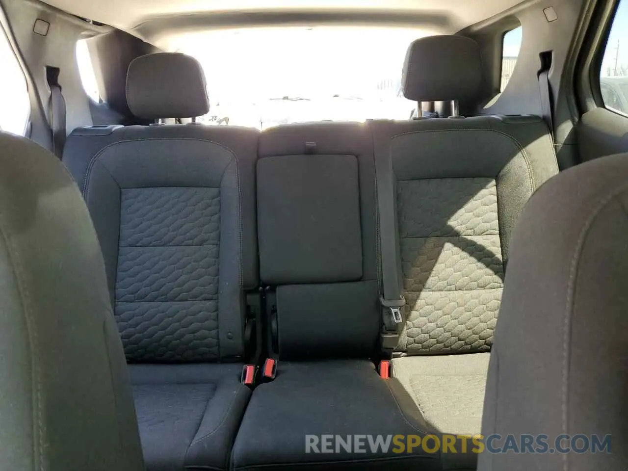10 Photograph of a damaged car 3GNAXKEV9KS584384 CHEVROLET EQUINOX 2019