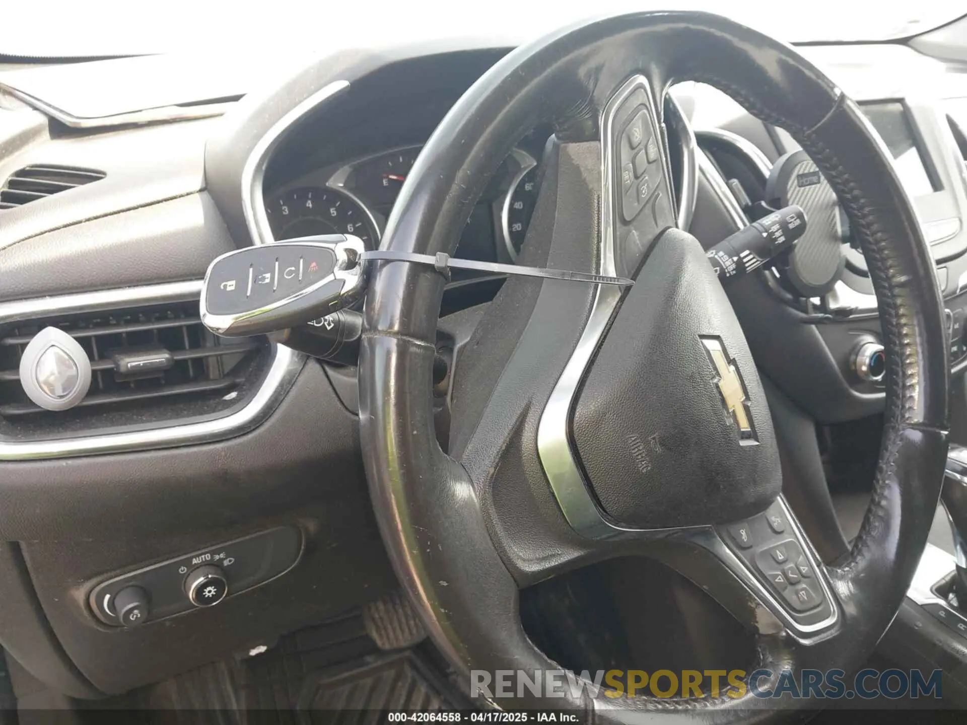 11 Photograph of a damaged car 3GNAXKEV9KS590704 CHEVROLET EQUINOX 2019