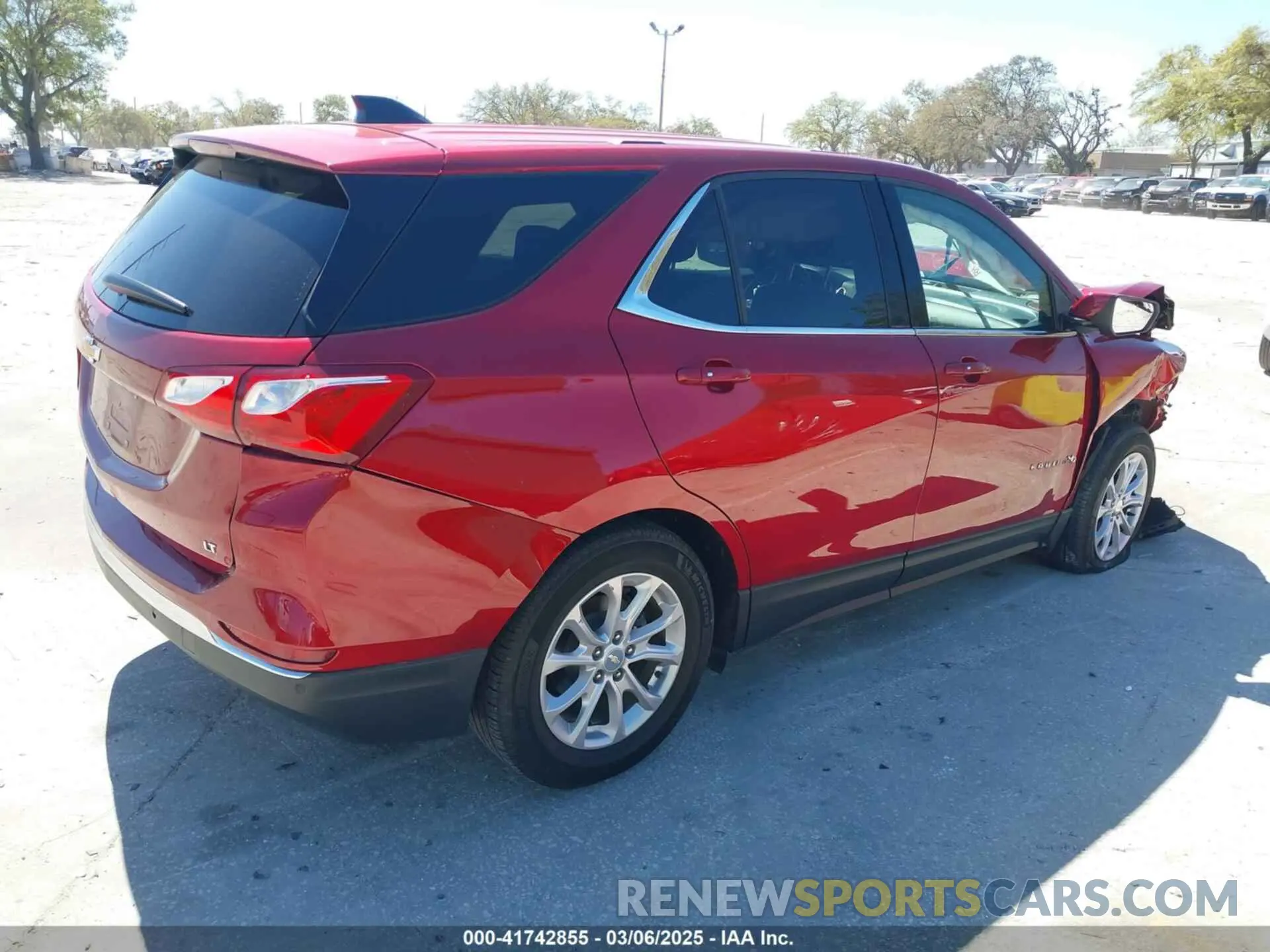 4 Photograph of a damaged car 3GNAXKEV9KS655471 CHEVROLET EQUINOX 2019