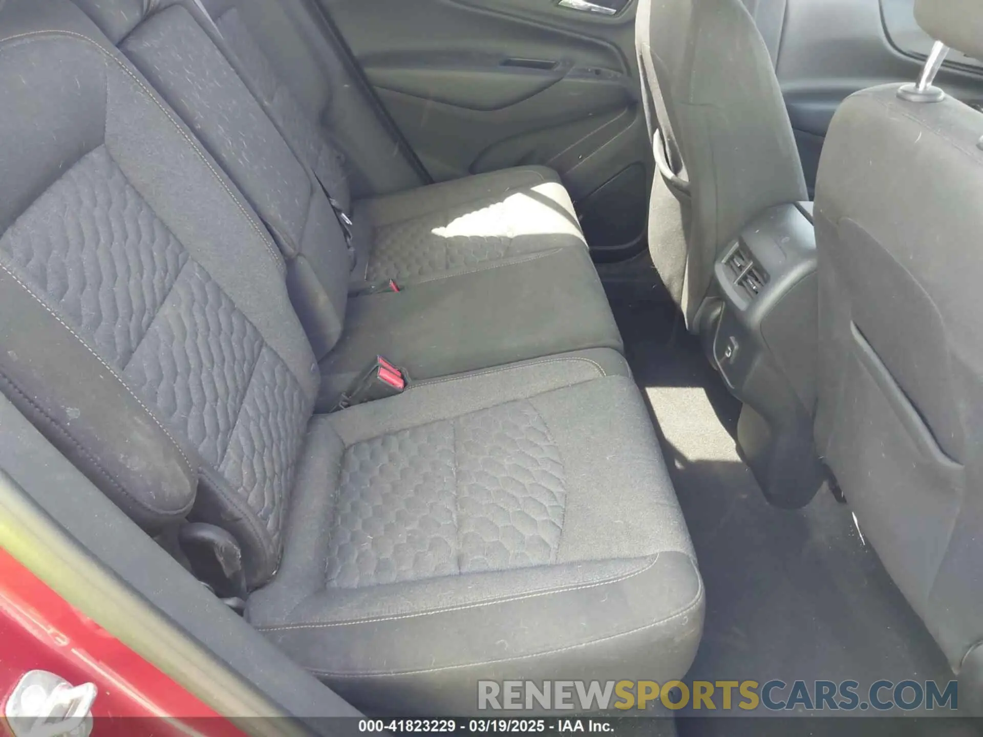 8 Photograph of a damaged car 3GNAXKEV9KS679513 CHEVROLET EQUINOX 2019