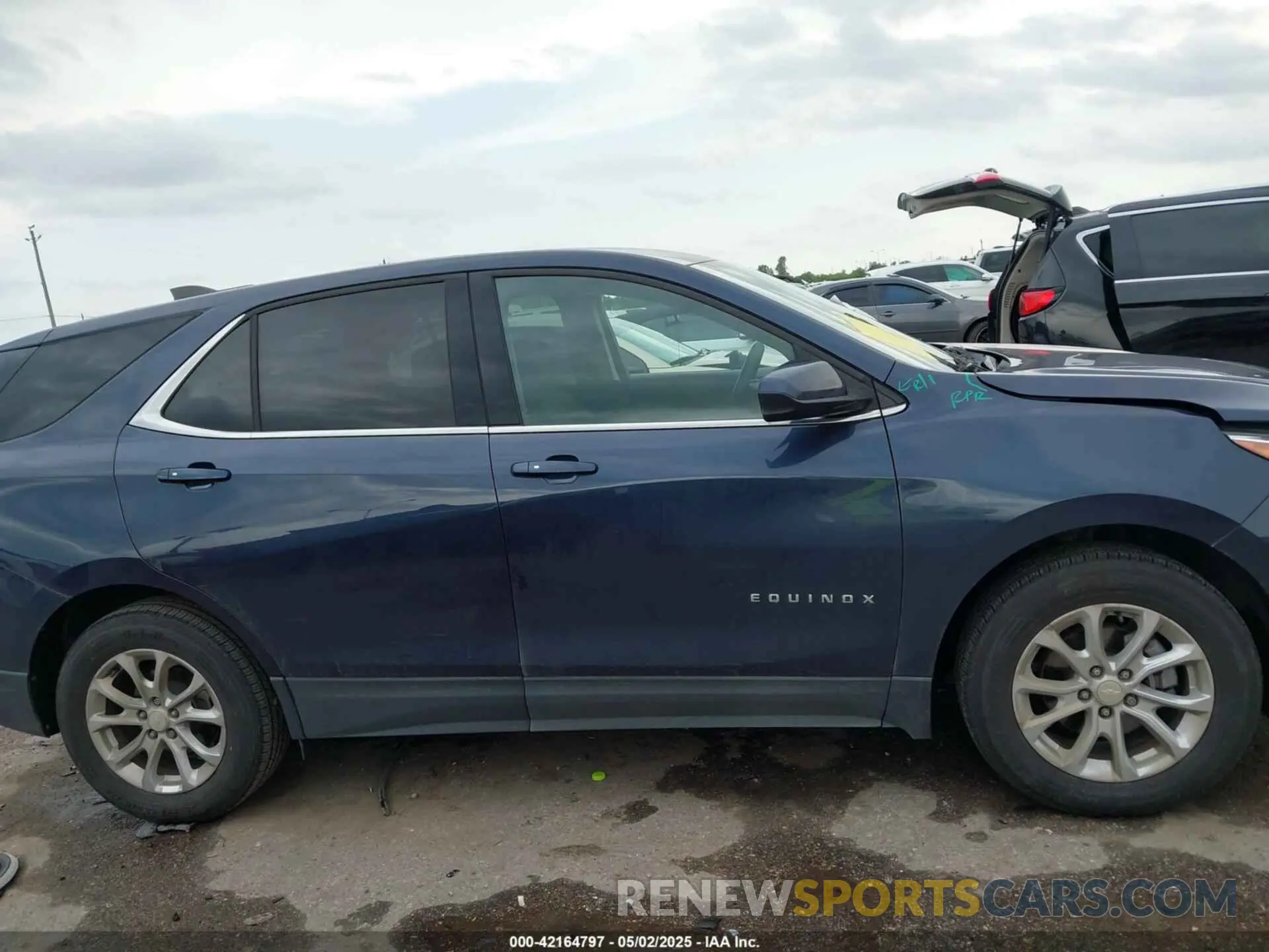 13 Photograph of a damaged car 3GNAXKEVXKL315854 CHEVROLET EQUINOX 2019