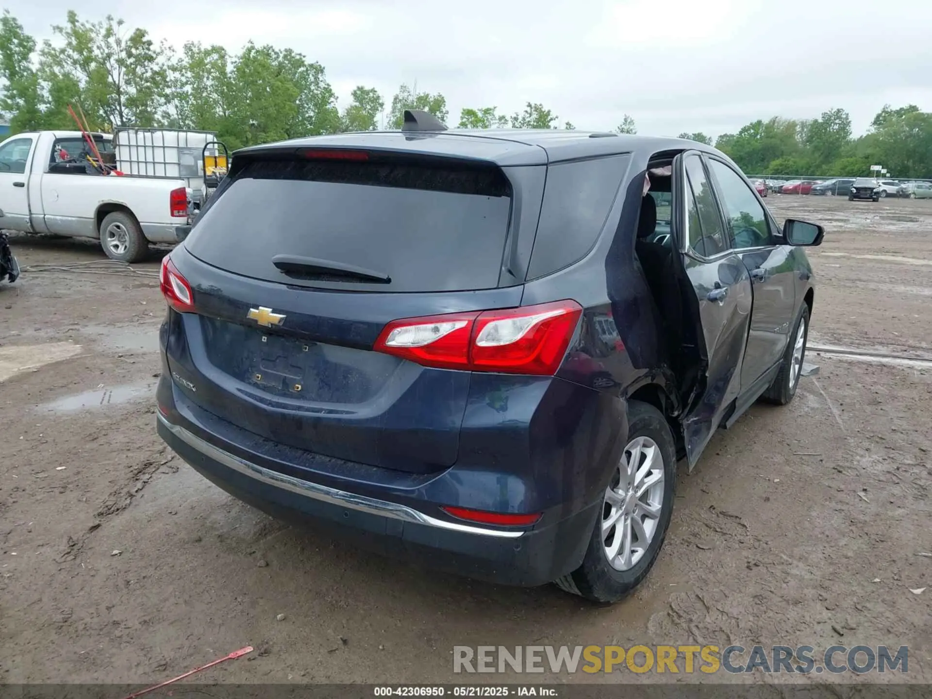 4 Photograph of a damaged car 3GNAXKEVXKS547103 CHEVROLET EQUINOX 2019