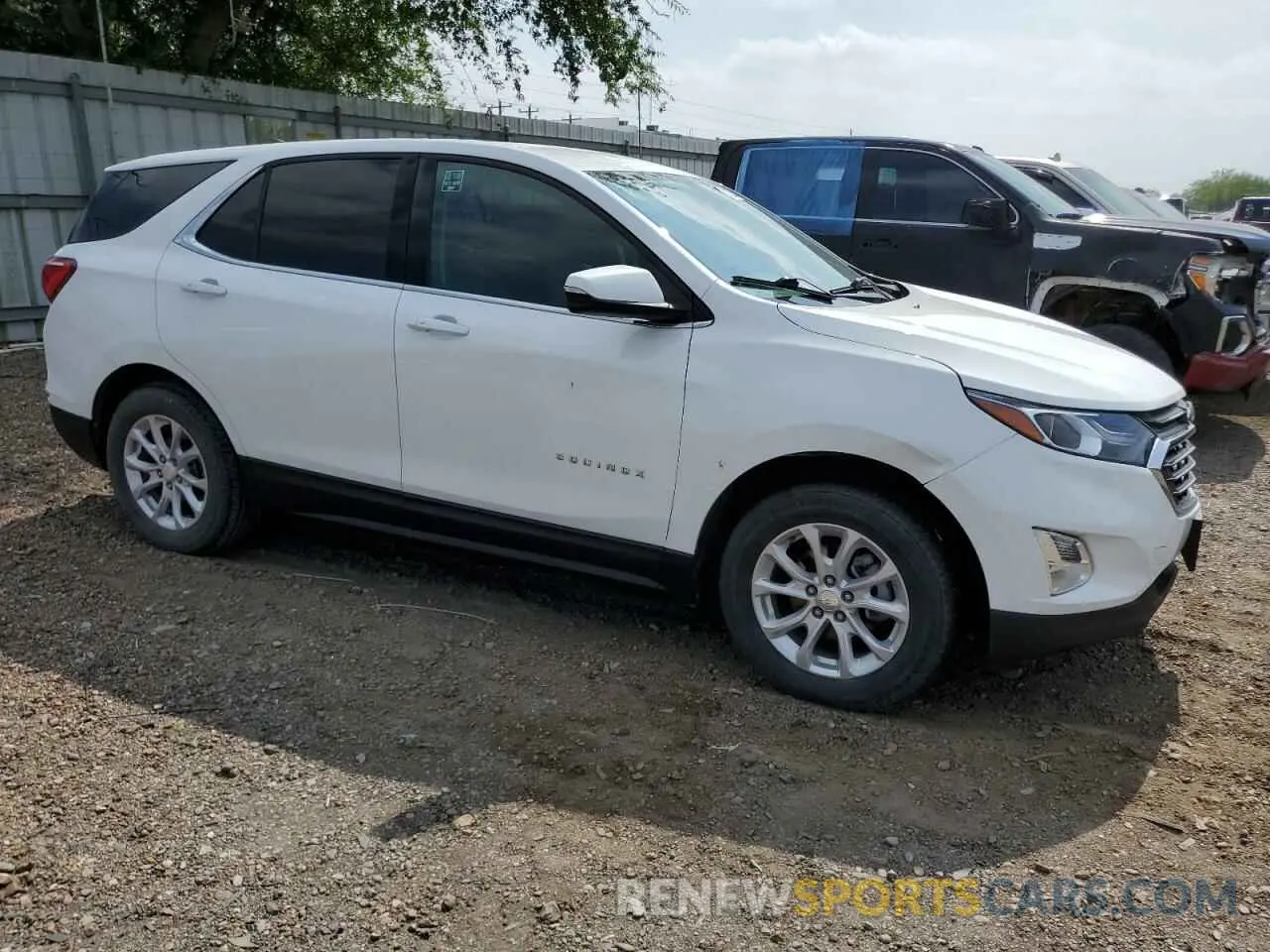 4 Photograph of a damaged car 3GNAXKEVXKS560370 CHEVROLET EQUINOX 2019