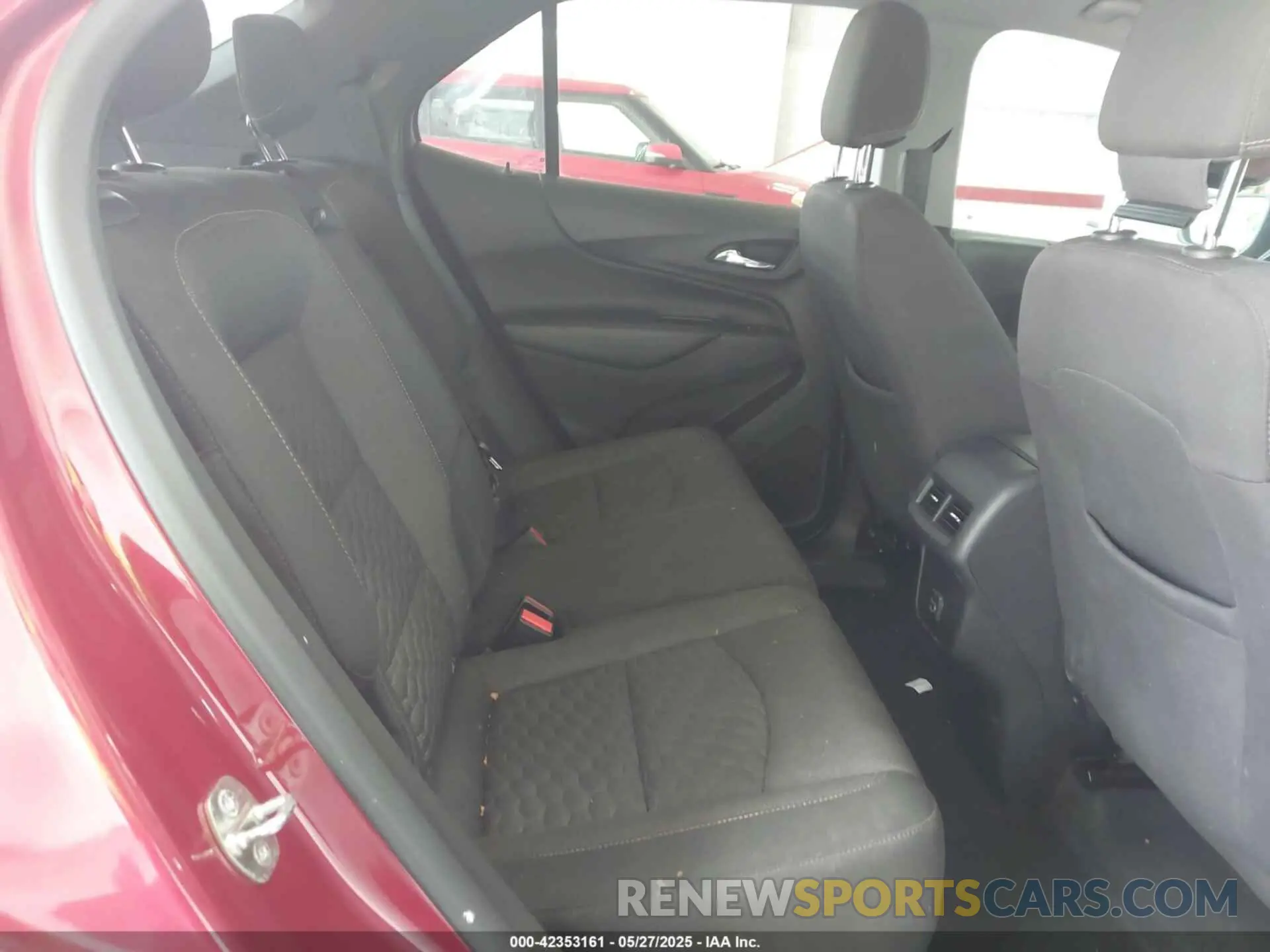 8 Photograph of a damaged car 3GNAXKEVXKS585883 CHEVROLET EQUINOX 2019