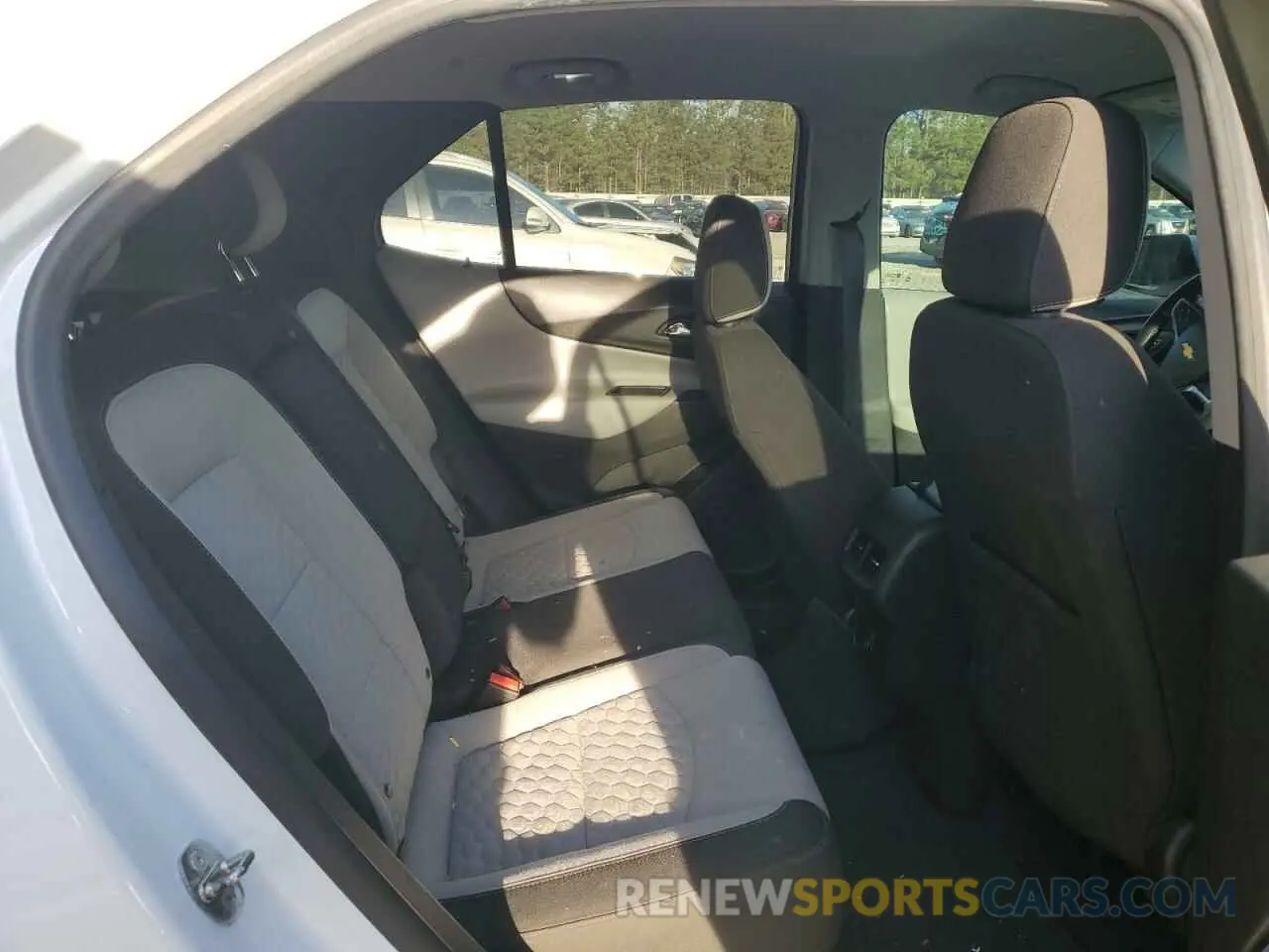 10 Photograph of a damaged car 3GNAXKEVXKS613150 CHEVROLET EQUINOX 2019