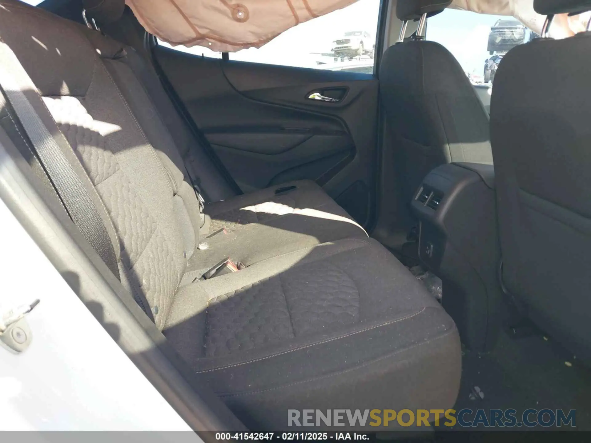 8 Photograph of a damaged car 3GNAXKEVXKS634144 CHEVROLET EQUINOX 2019