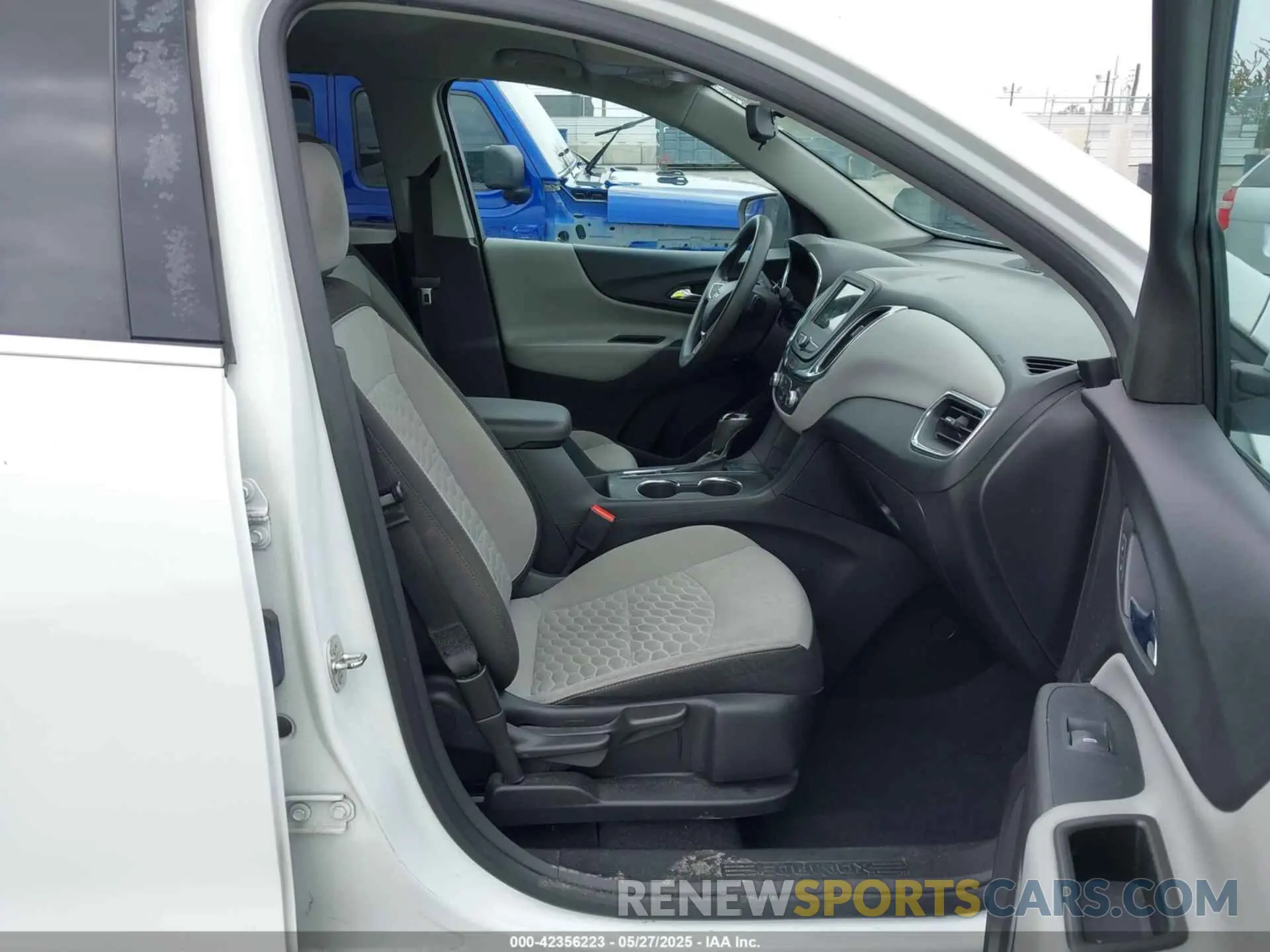 5 Photograph of a damaged car 3GNAXKEVXKS634726 CHEVROLET EQUINOX 2019