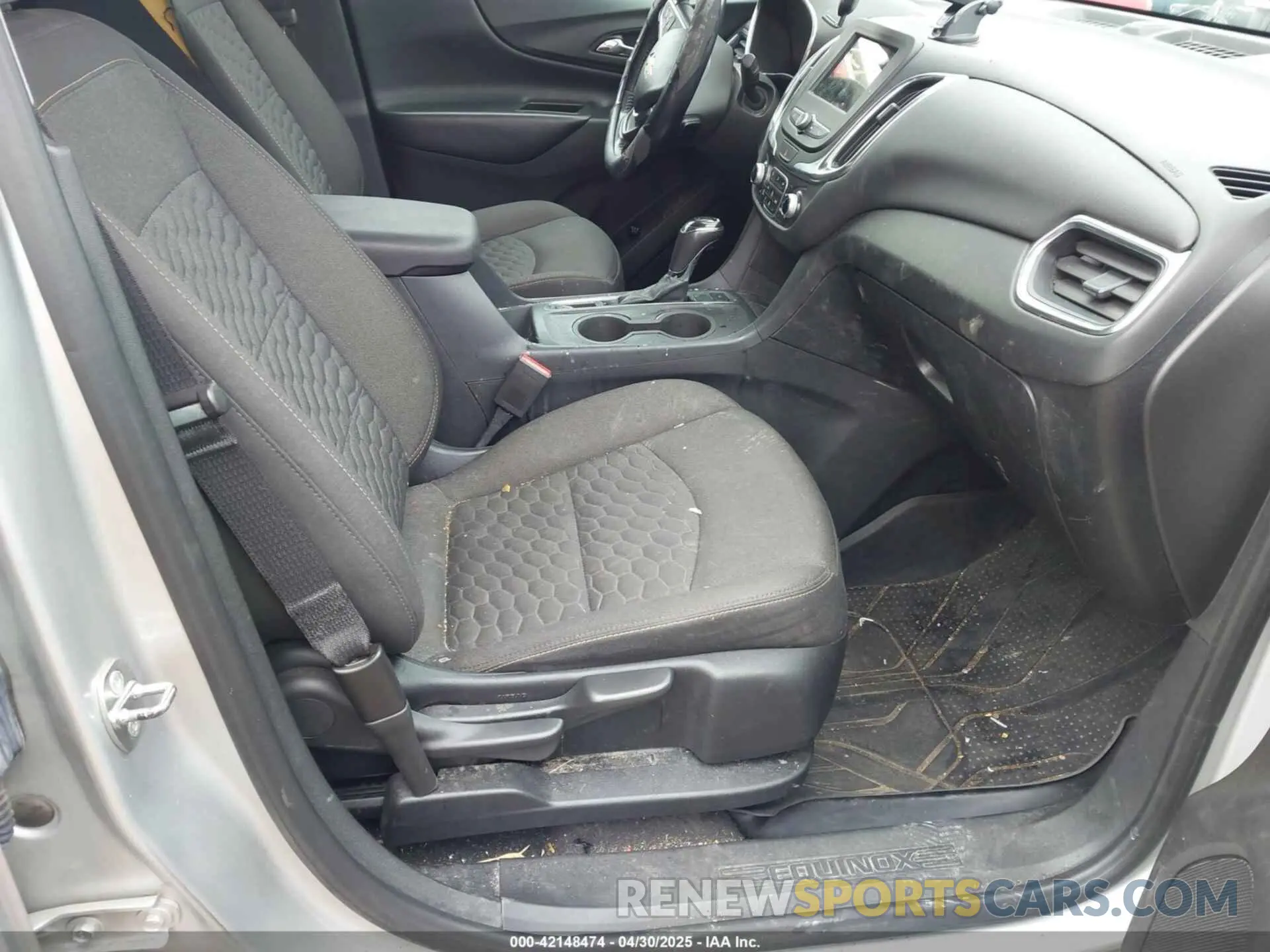 5 Photograph of a damaged car 3GNAXLEX0KS615822 CHEVROLET EQUINOX 2019
