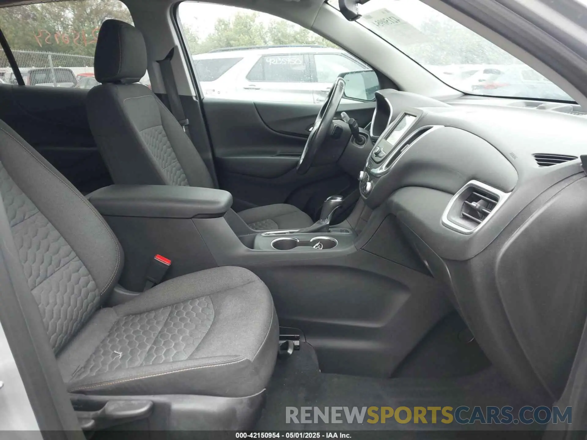 5 Photograph of a damaged car 3GNAXLEX1KS632306 CHEVROLET EQUINOX 2019