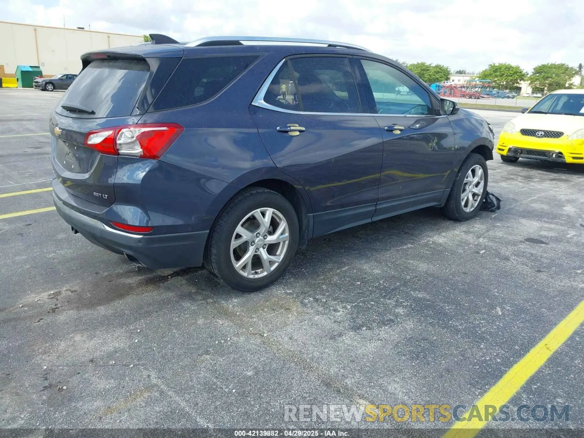 4 Photograph of a damaged car 3GNAXLEX4KL243380 CHEVROLET EQUINOX 2019