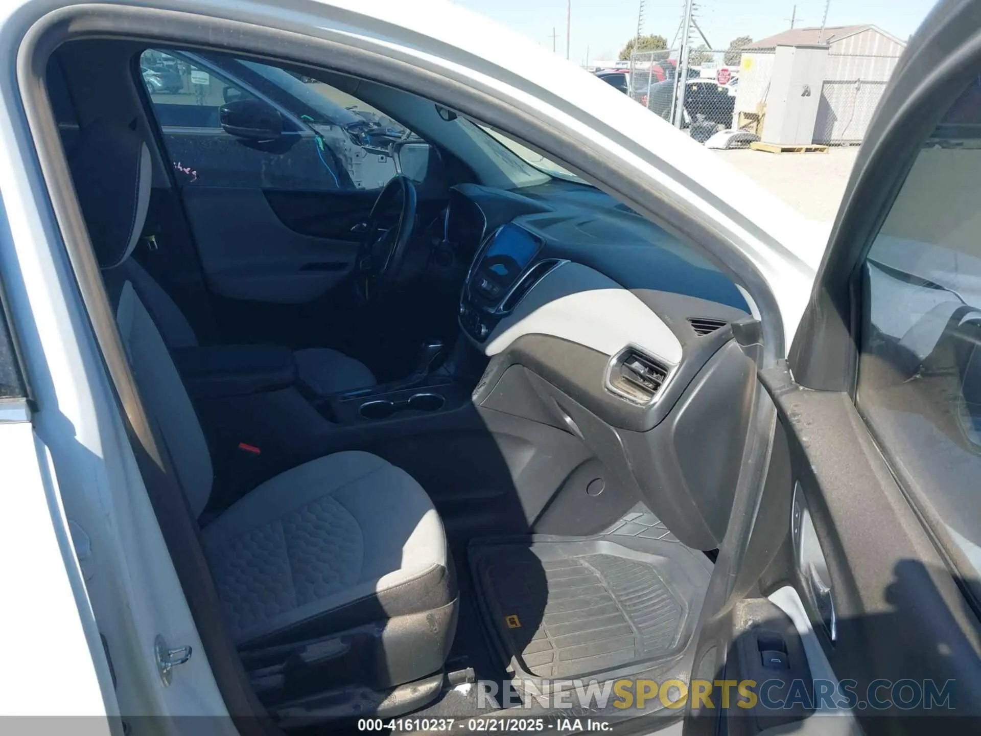 5 Photograph of a damaged car 3GNAXLEX4KS662609 CHEVROLET EQUINOX 2019