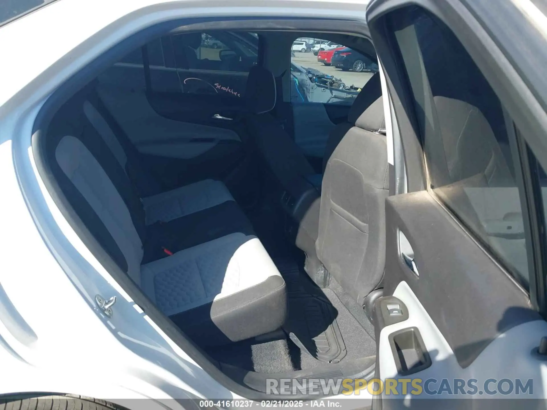 8 Photograph of a damaged car 3GNAXLEX4KS662609 CHEVROLET EQUINOX 2019