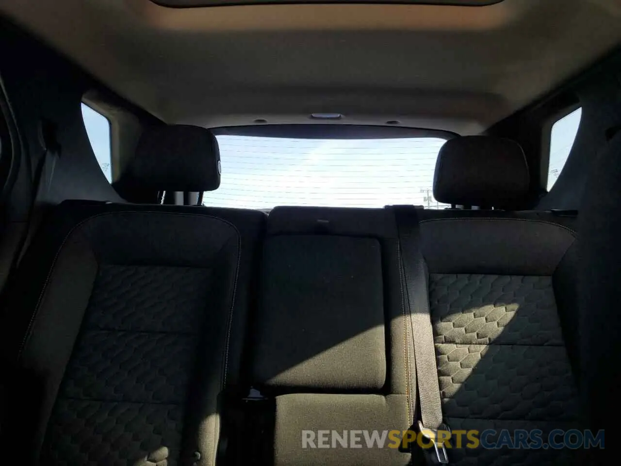 10 Photograph of a damaged car 3GNAXMEU7KL336227 CHEVROLET EQUINOX 2019