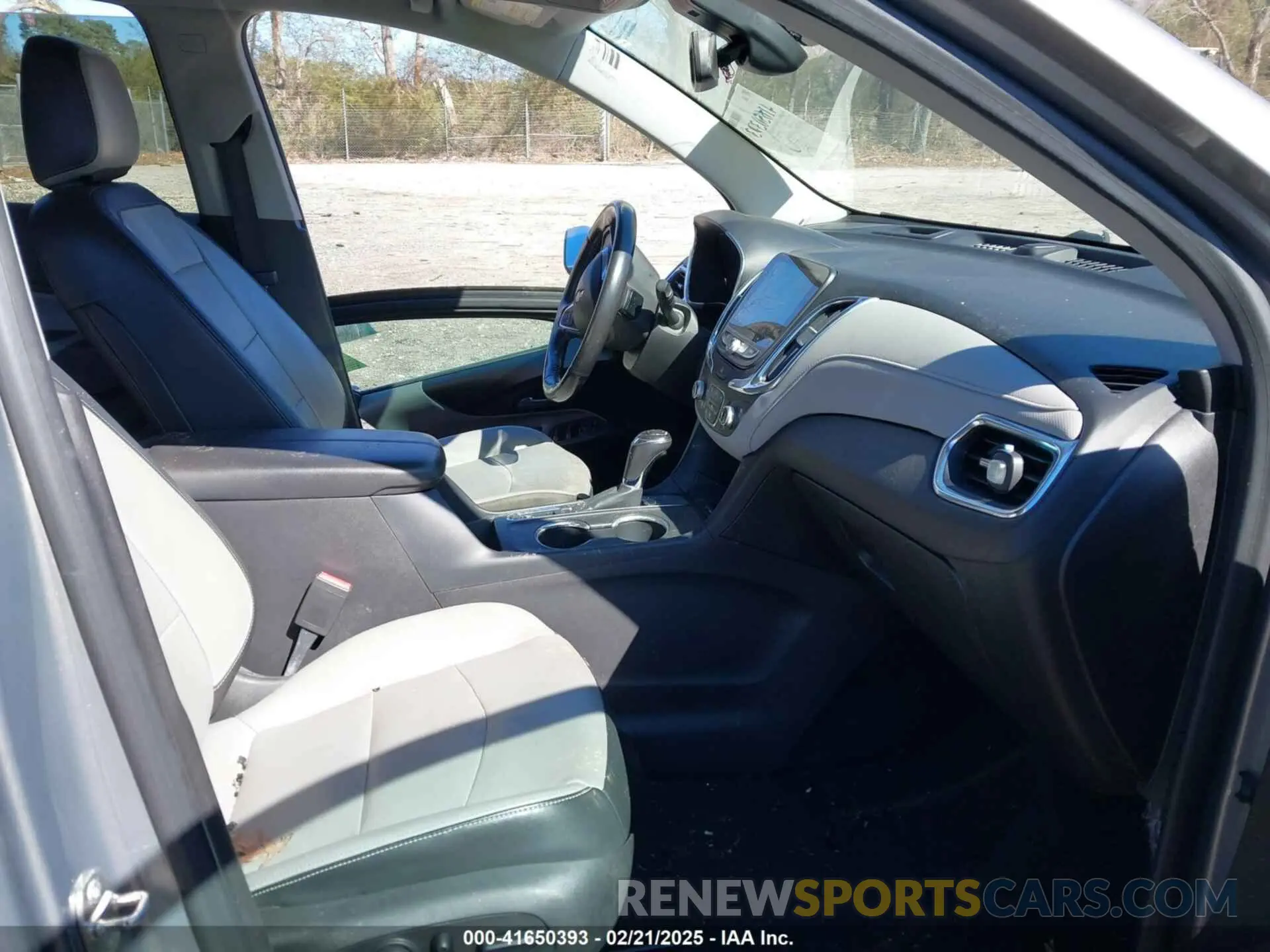 5 Photograph of a damaged car 3GNAXNEV0KS548150 CHEVROLET EQUINOX 2019