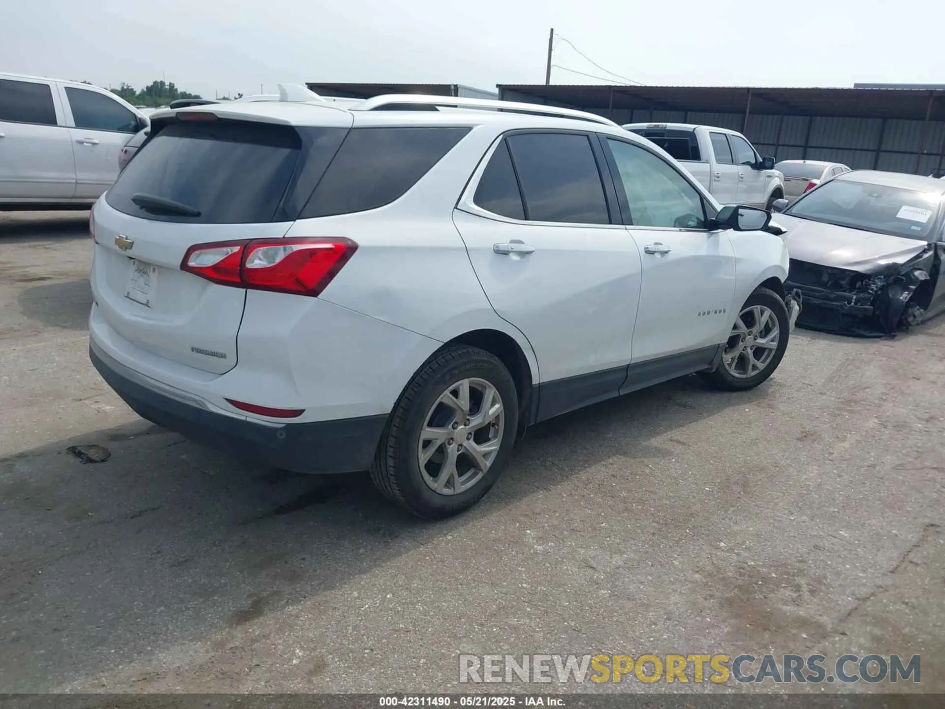 4 Photograph of a damaged car 3GNAXNEV0KS641105 CHEVROLET EQUINOX 2019