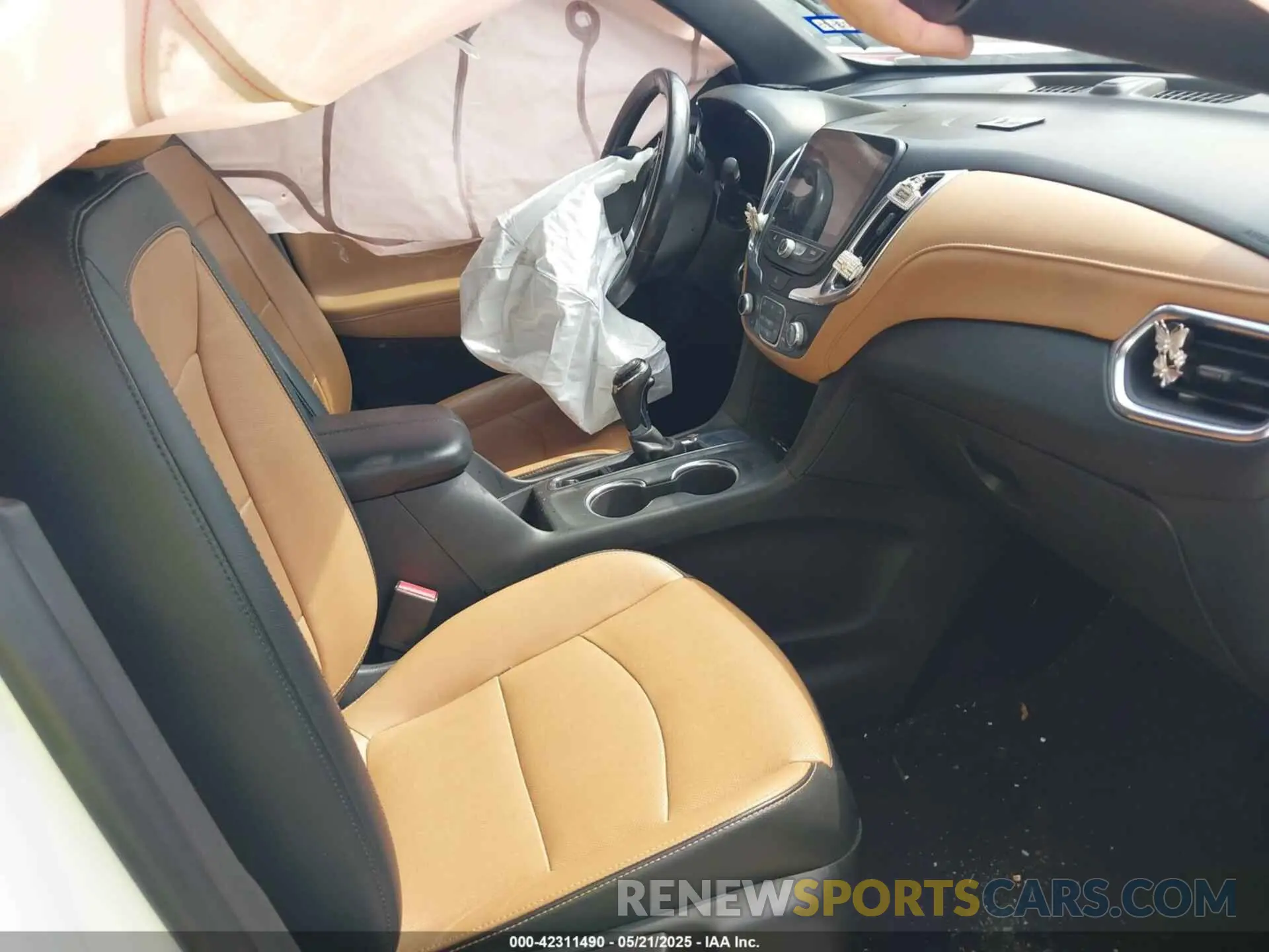 5 Photograph of a damaged car 3GNAXNEV0KS641105 CHEVROLET EQUINOX 2019