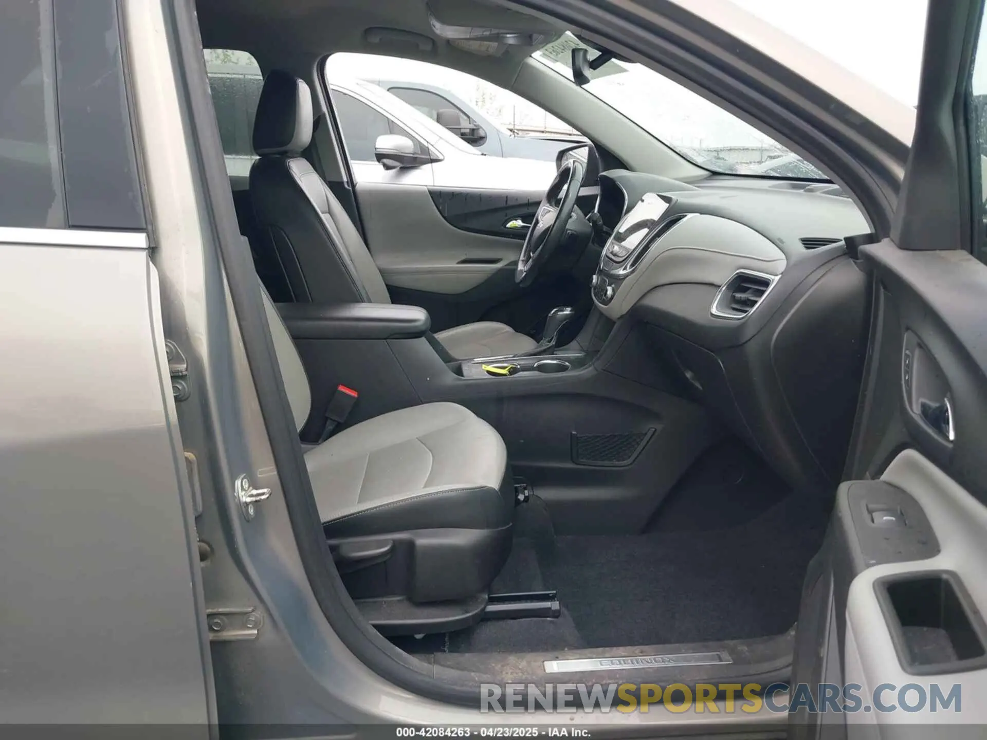 5 Photograph of a damaged car 3GNAXNEVXKS503474 CHEVROLET EQUINOX 2019