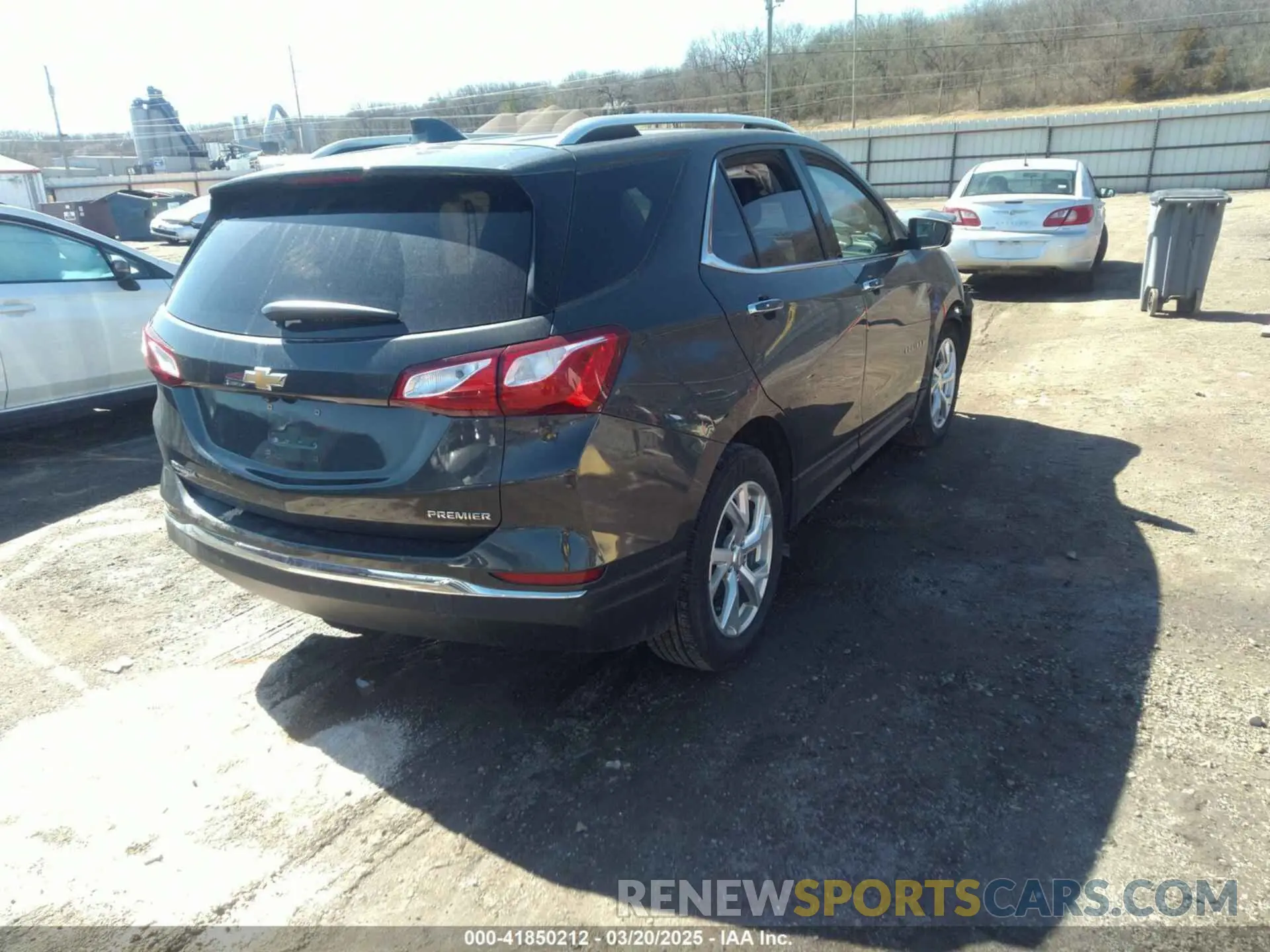 4 Photograph of a damaged car 3GNAXNEVXKS563299 CHEVROLET EQUINOX 2019