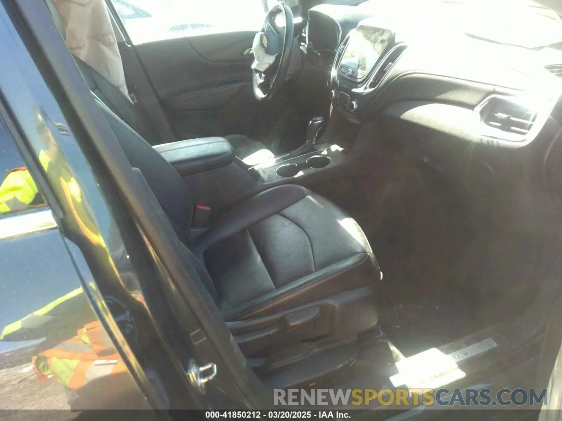 5 Photograph of a damaged car 3GNAXNEVXKS563299 CHEVROLET EQUINOX 2019