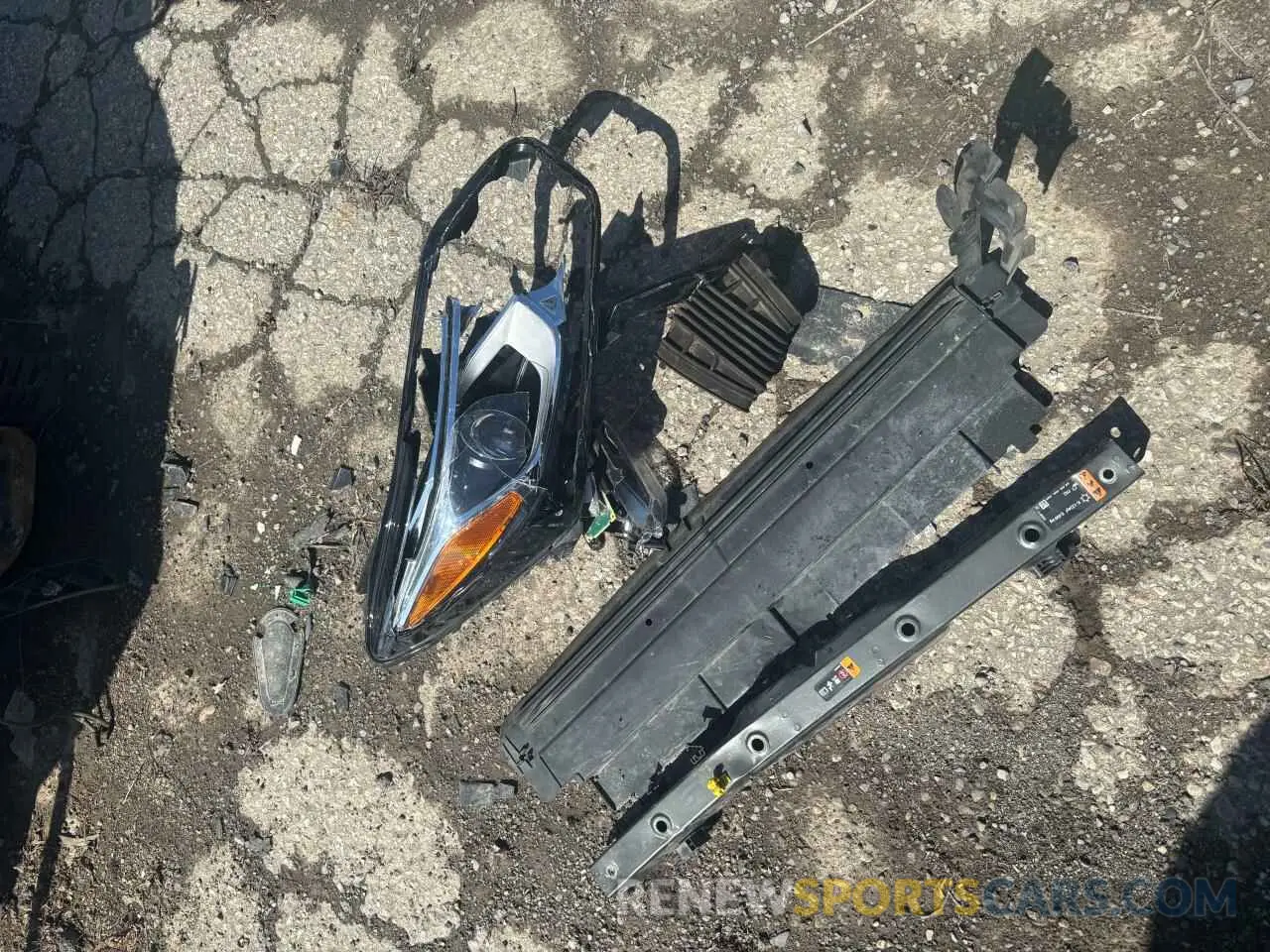13 Photograph of a damaged car 3GNAXSEV1KS594794 CHEVROLET EQUINOX 2019