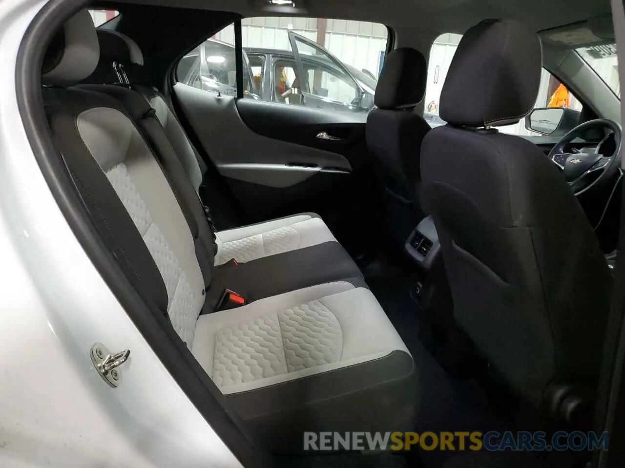 11 Photograph of a damaged car 3GNAXSEV2KS634929 CHEVROLET EQUINOX 2019