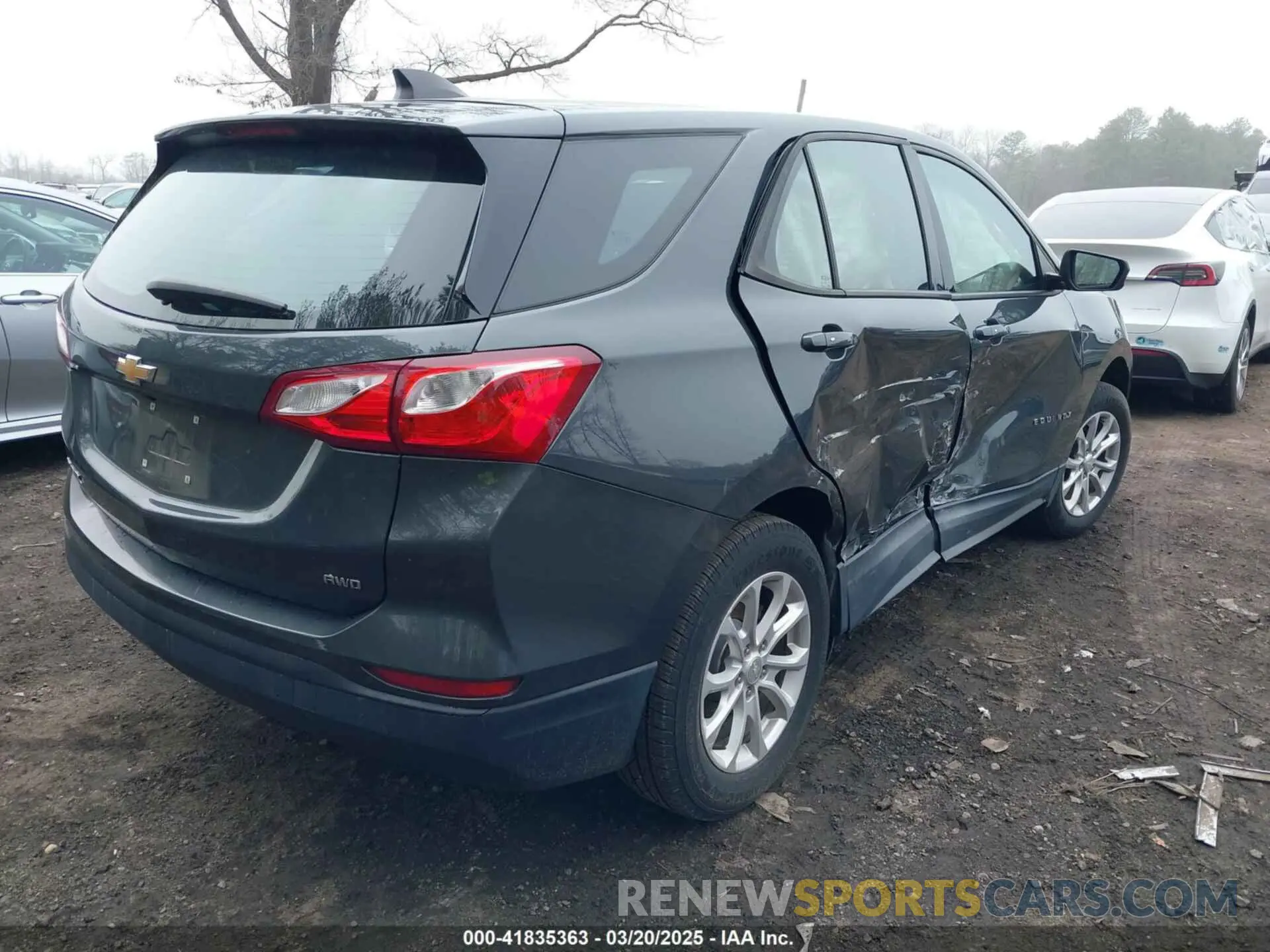 4 Photograph of a damaged car 3GNAXSEV3KS671956 CHEVROLET EQUINOX 2019