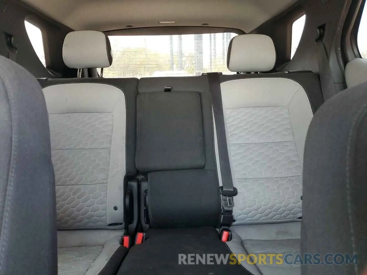 10 Photograph of a damaged car 3GNAXSEV4KL233442 CHEVROLET EQUINOX 2019