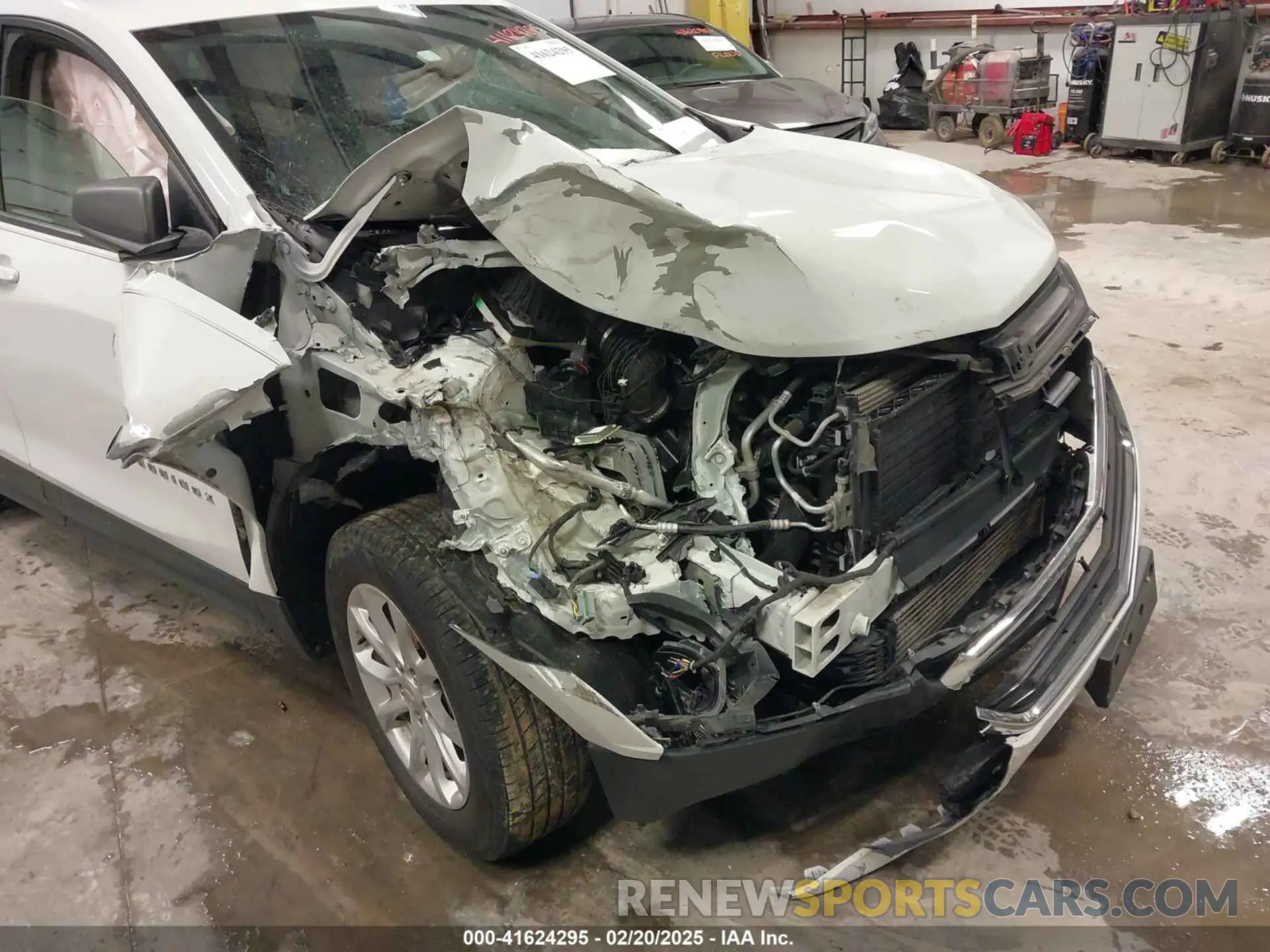 6 Photograph of a damaged car 3GNAXSEV4KS615346 CHEVROLET EQUINOX 2019