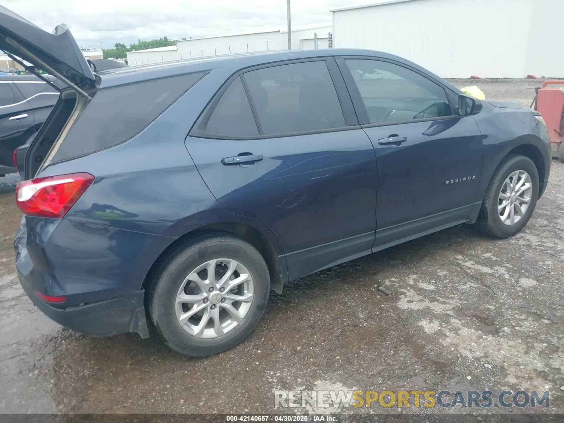 4 Photograph of a damaged car 3GNAXSEV8KL236425 CHEVROLET EQUINOX 2019