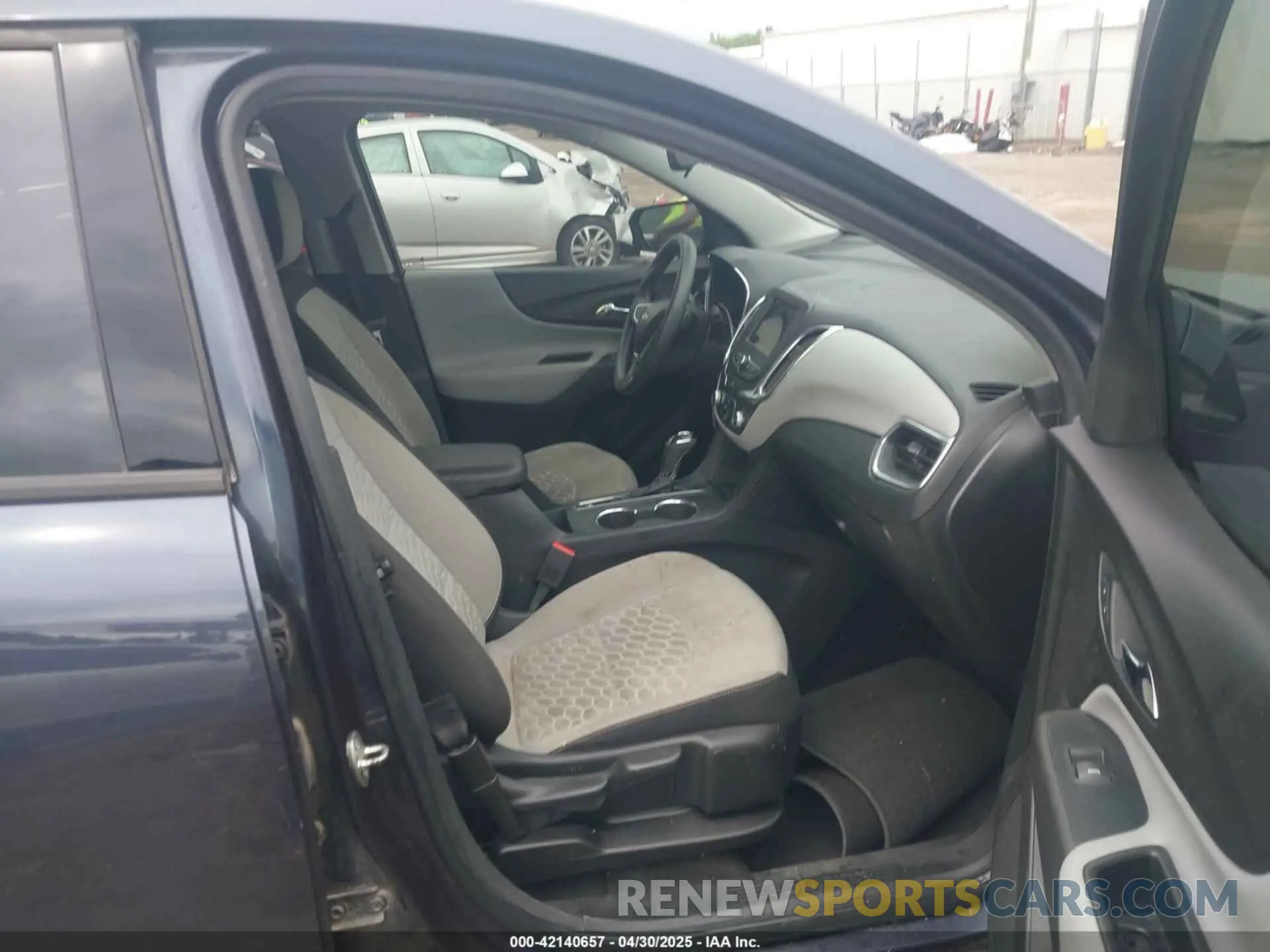 5 Photograph of a damaged car 3GNAXSEV8KL236425 CHEVROLET EQUINOX 2019